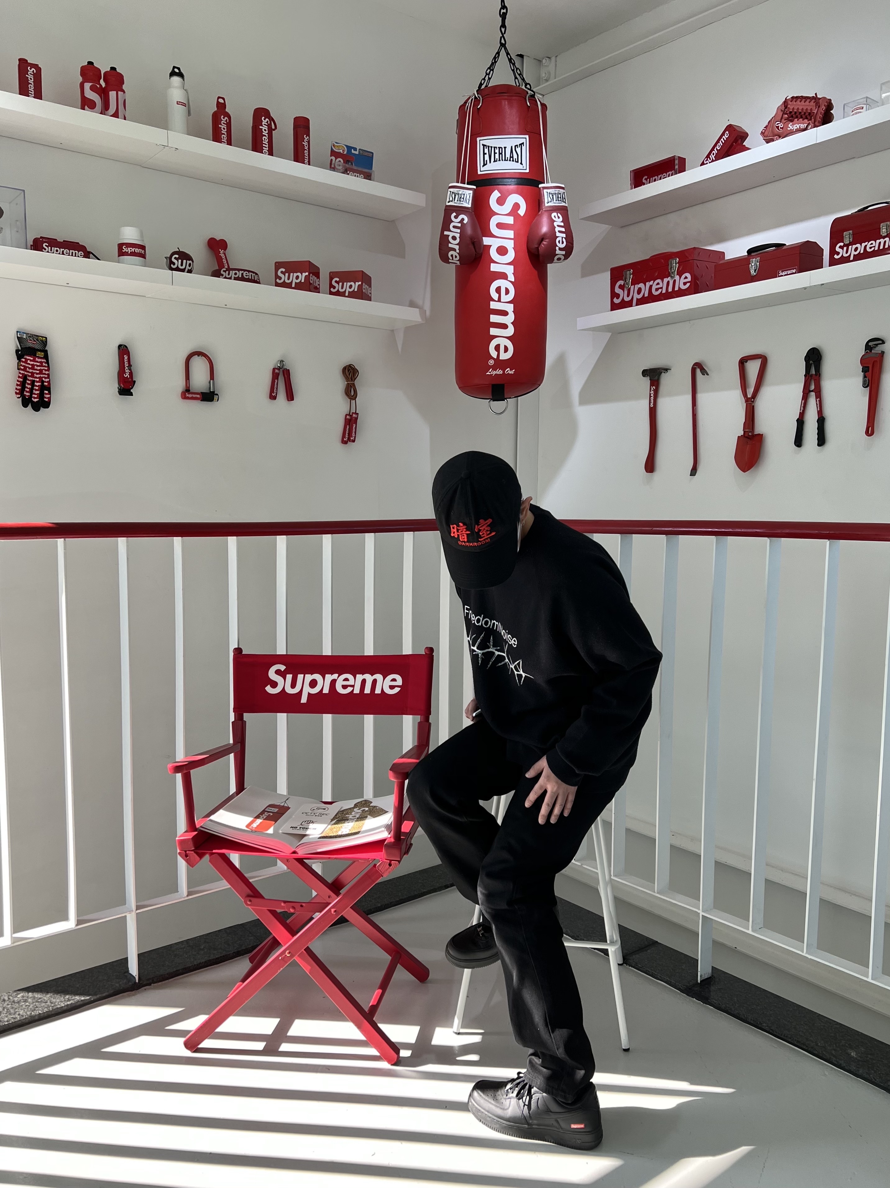 Nike x Supreme Air Force 1 Low Black, Darkr8m Studio x Libilly Cap Black 착용 스타일