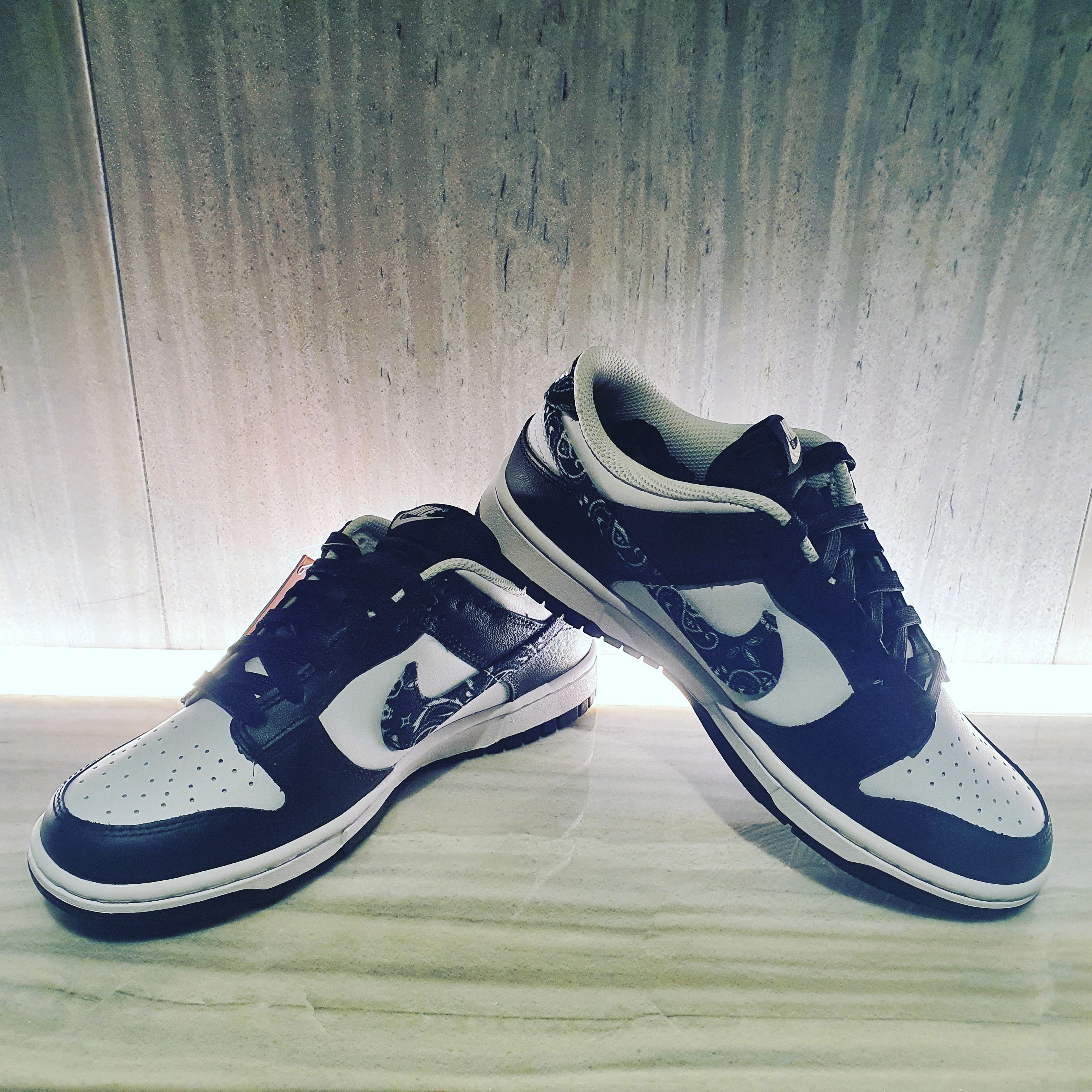 (W) Nike Dunk Low Essential Black Paisley 착용 스타일