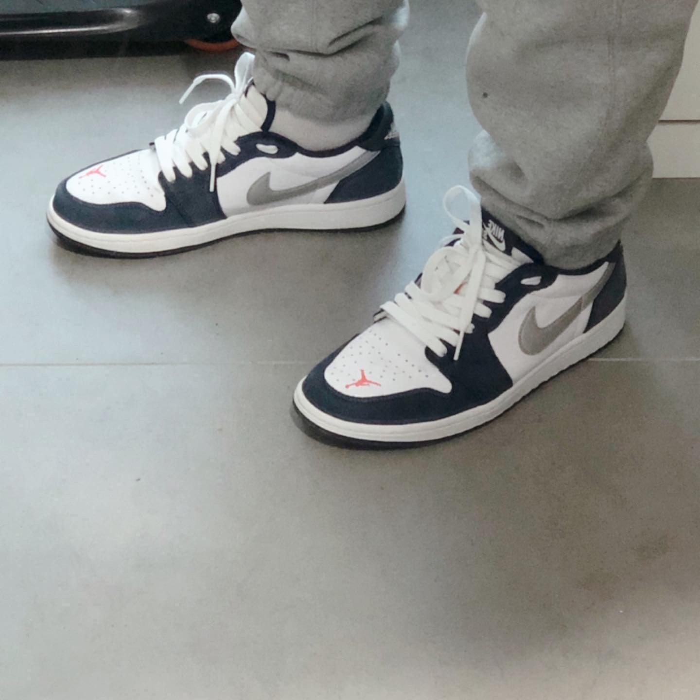 Nike Big Swoosh Full Zip Jacket White Navy, Nike NRG Solo Swoosh Fleece Hoodie Dark Grey Heather - Asia 착용 스타일 - 2