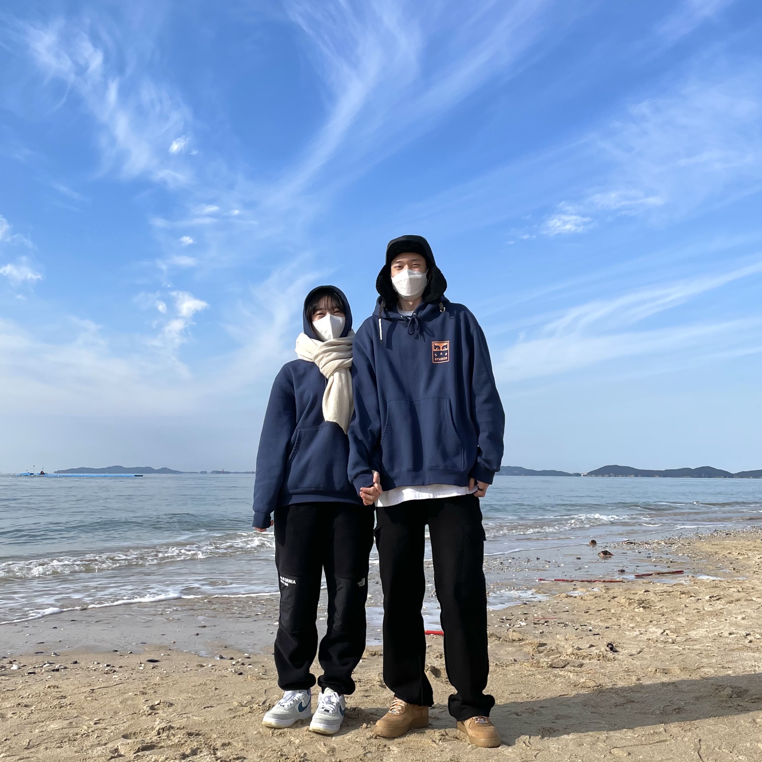 IAB Studio x Obey Eyes Icon Hoodie Oceana, Nike x Supreme Air Force 1 Low Flax 착용 스타일