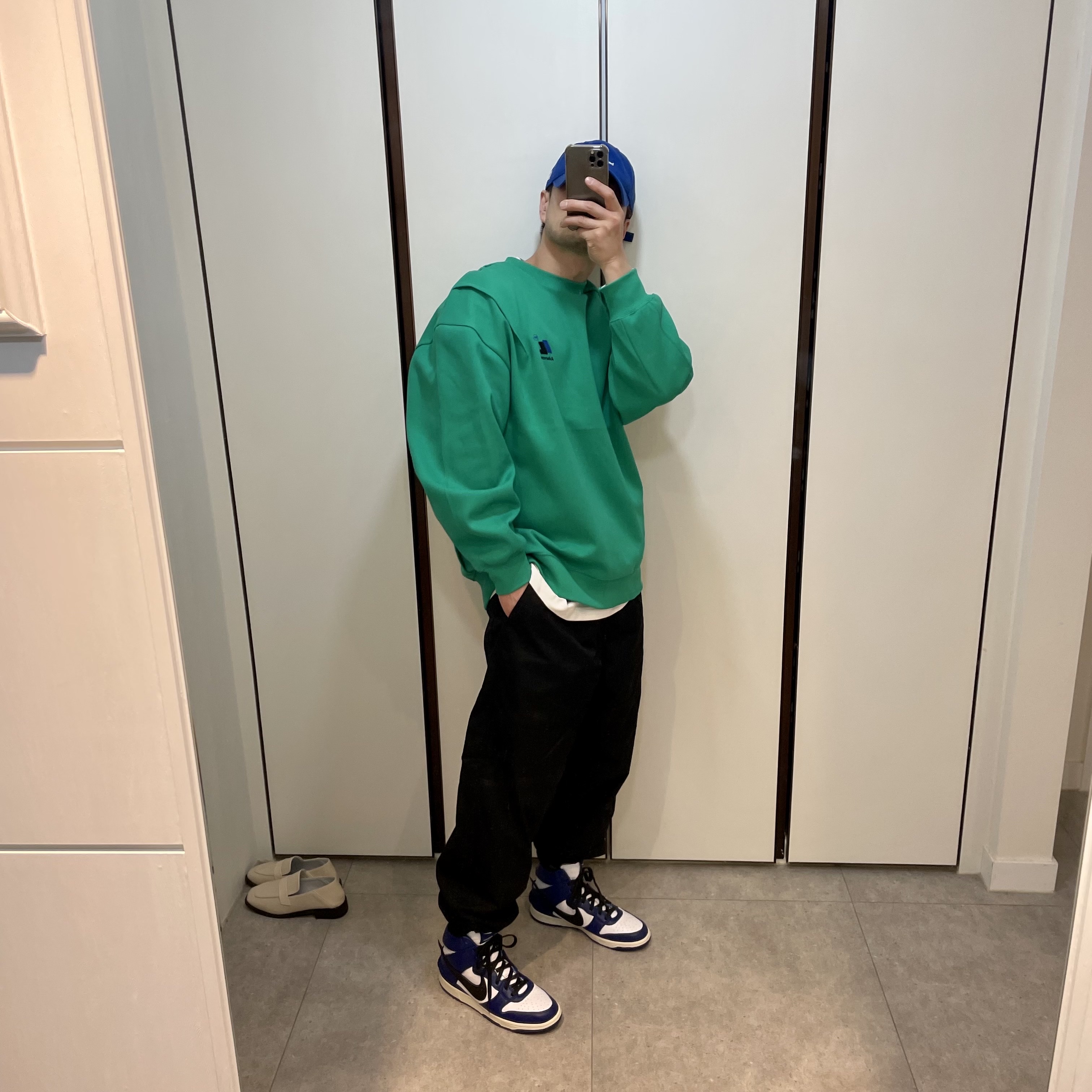 Nike x Ambush Dunk High Deep Royal Blue, Zara x Ader Error Oversize Sweatshirt Green 착용 스타일