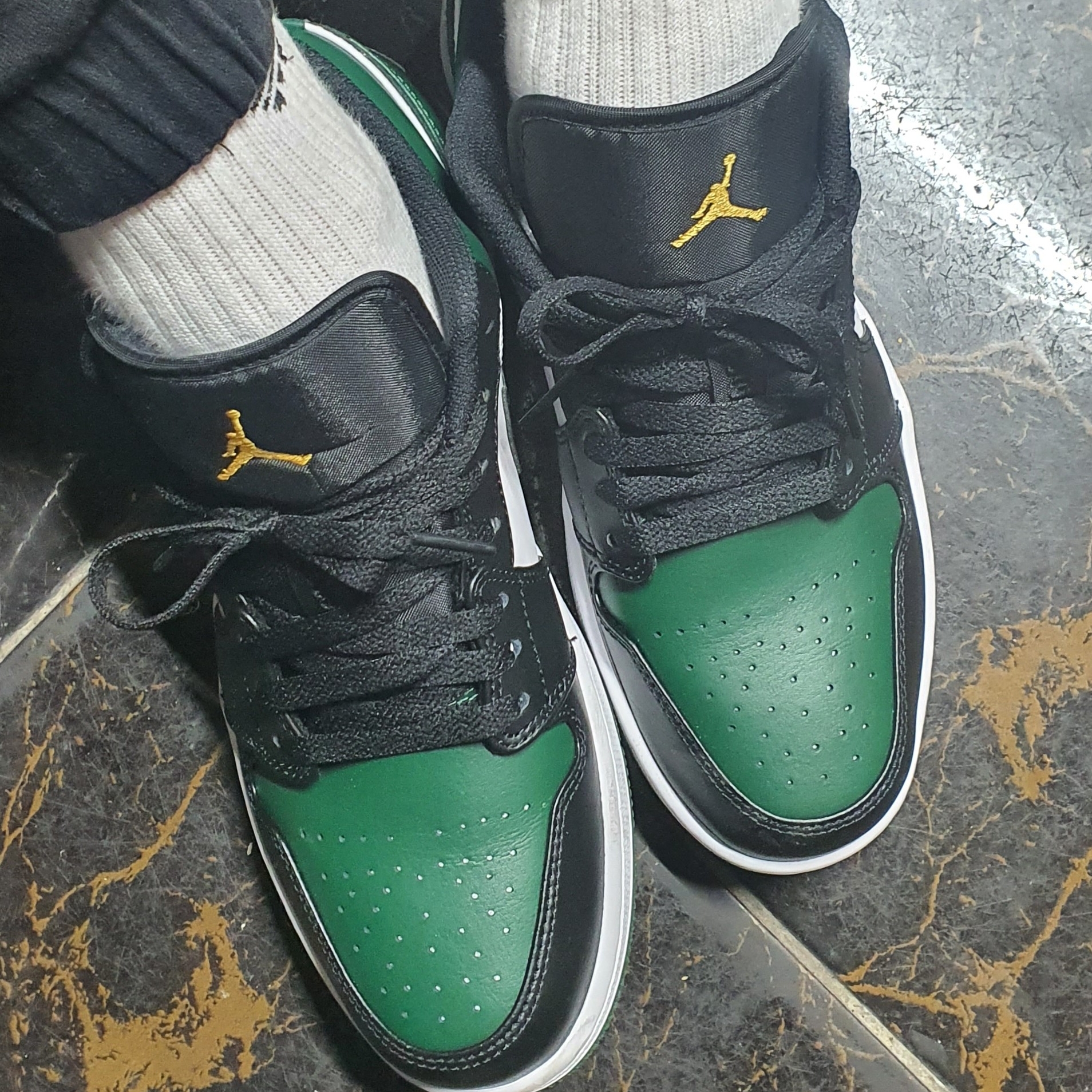 Jordan 1 Low Green Toe 착용 스타일 - 2