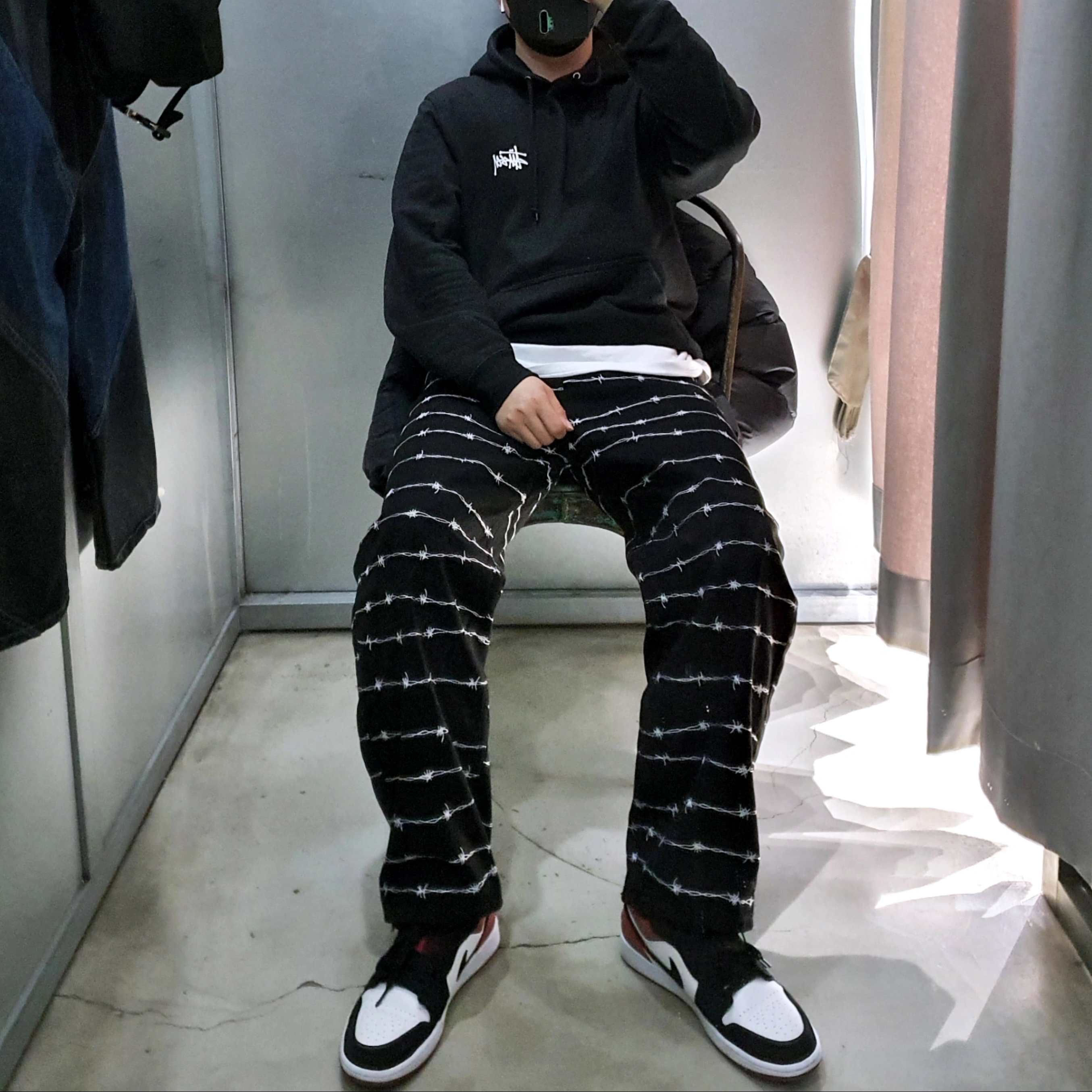 Jordan 1 Low Black Toe, Stussy Basic Stussy Hoodie Black 2021 착용 스타일