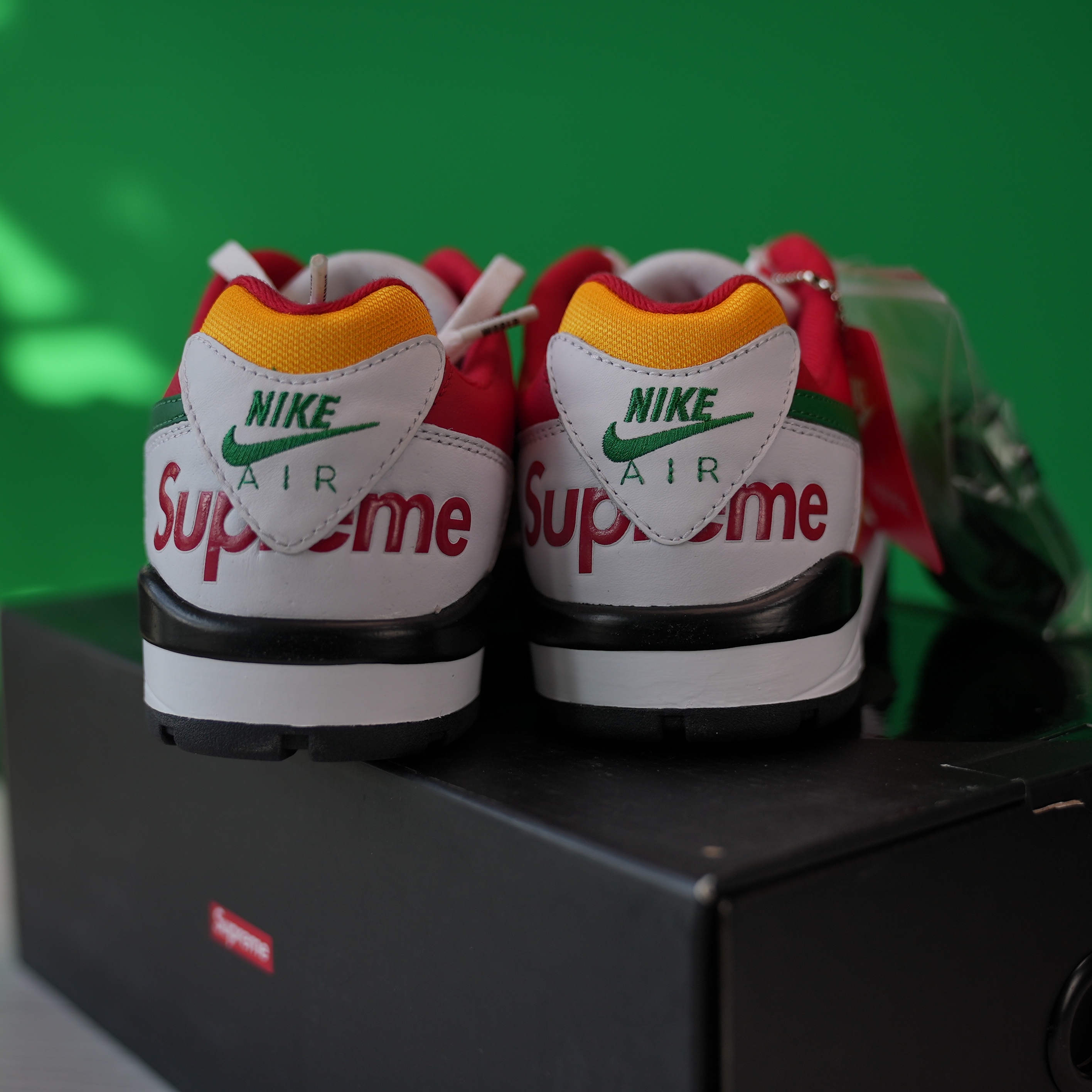Nike x Supreme Air Cross Trainer 3 Low White 착용 스타일 - 2