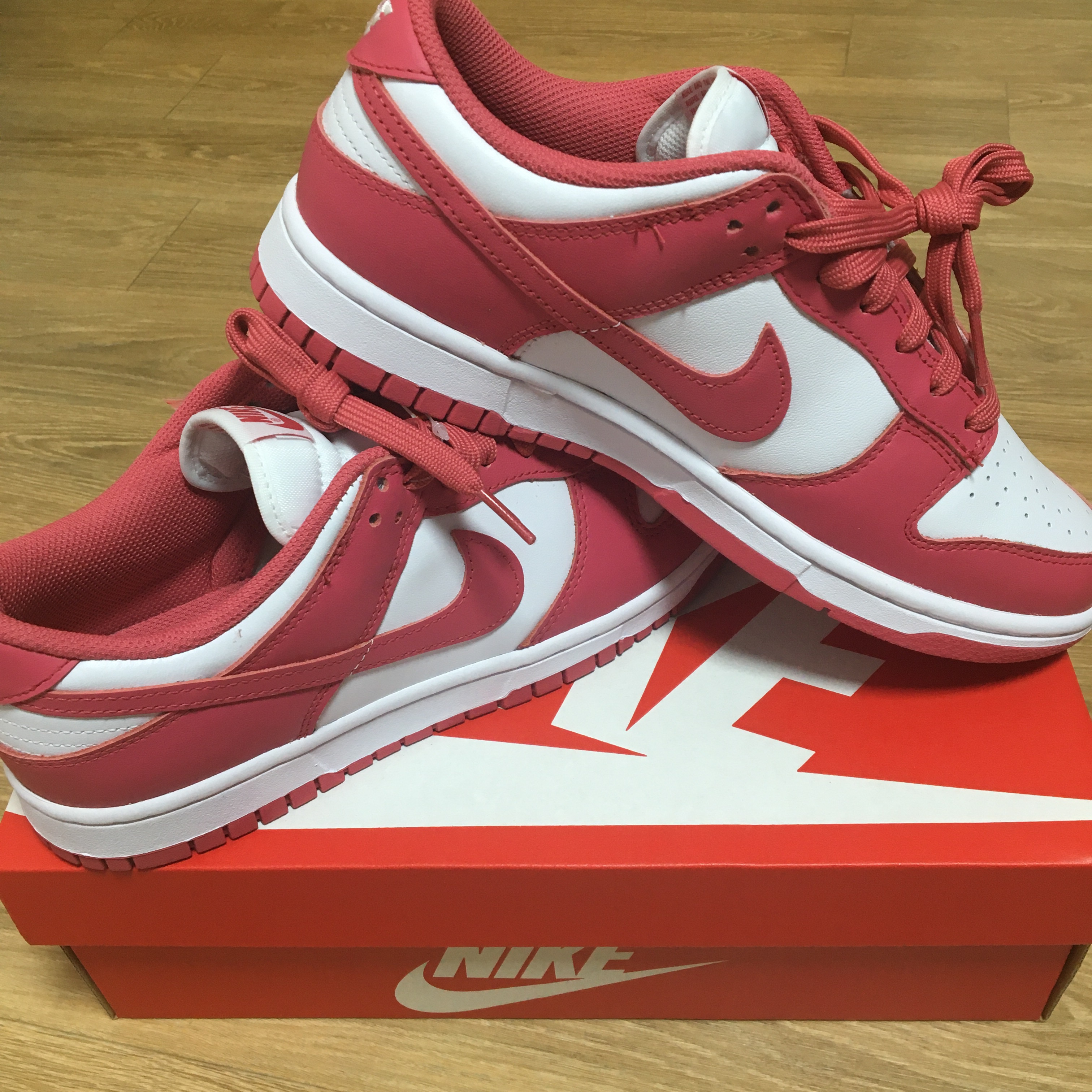 (W) Nike Dunk Low Archeo Pink 착용 스타일 - 1
