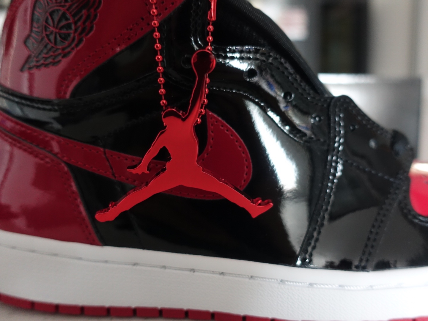 Jordan 1 Retro High OG Patent Bred 착용 스타일 - 1