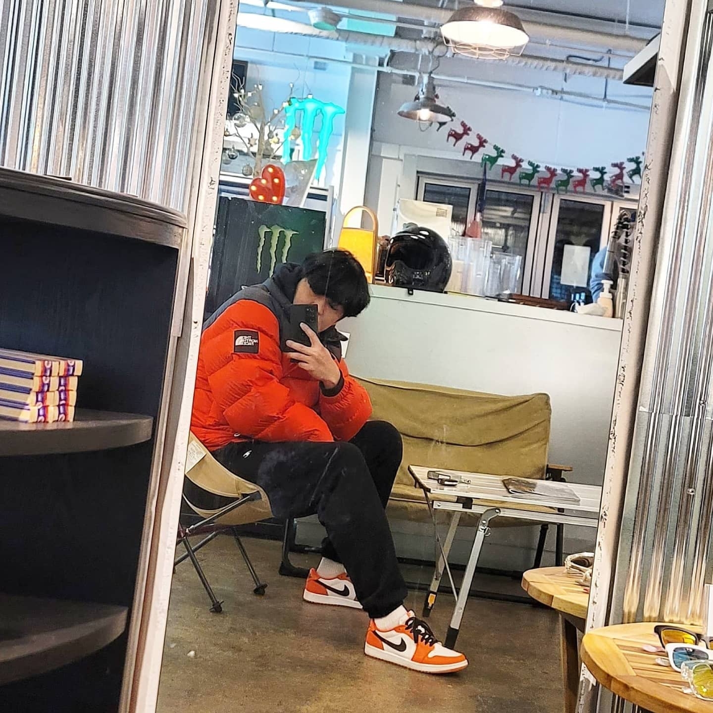Jordan 1 Low OG Starfish, The North Face 1996 Eco Nuptse Jacket Orange 착용 스타일 - 2