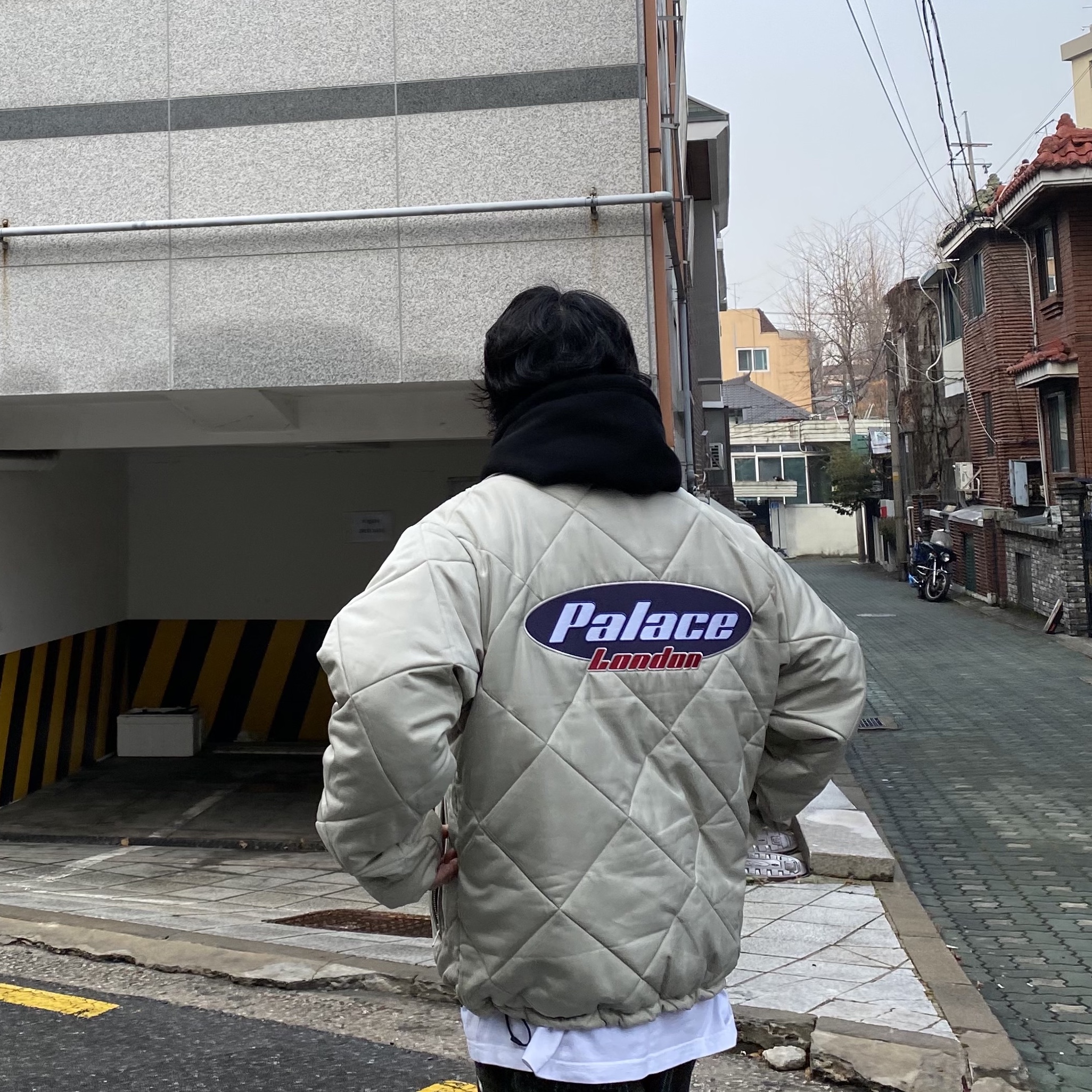 Palace Collared Puffa Stone - 21FW, New Balance x JJJJound 990v4 Navy 착용 스타일 - 3