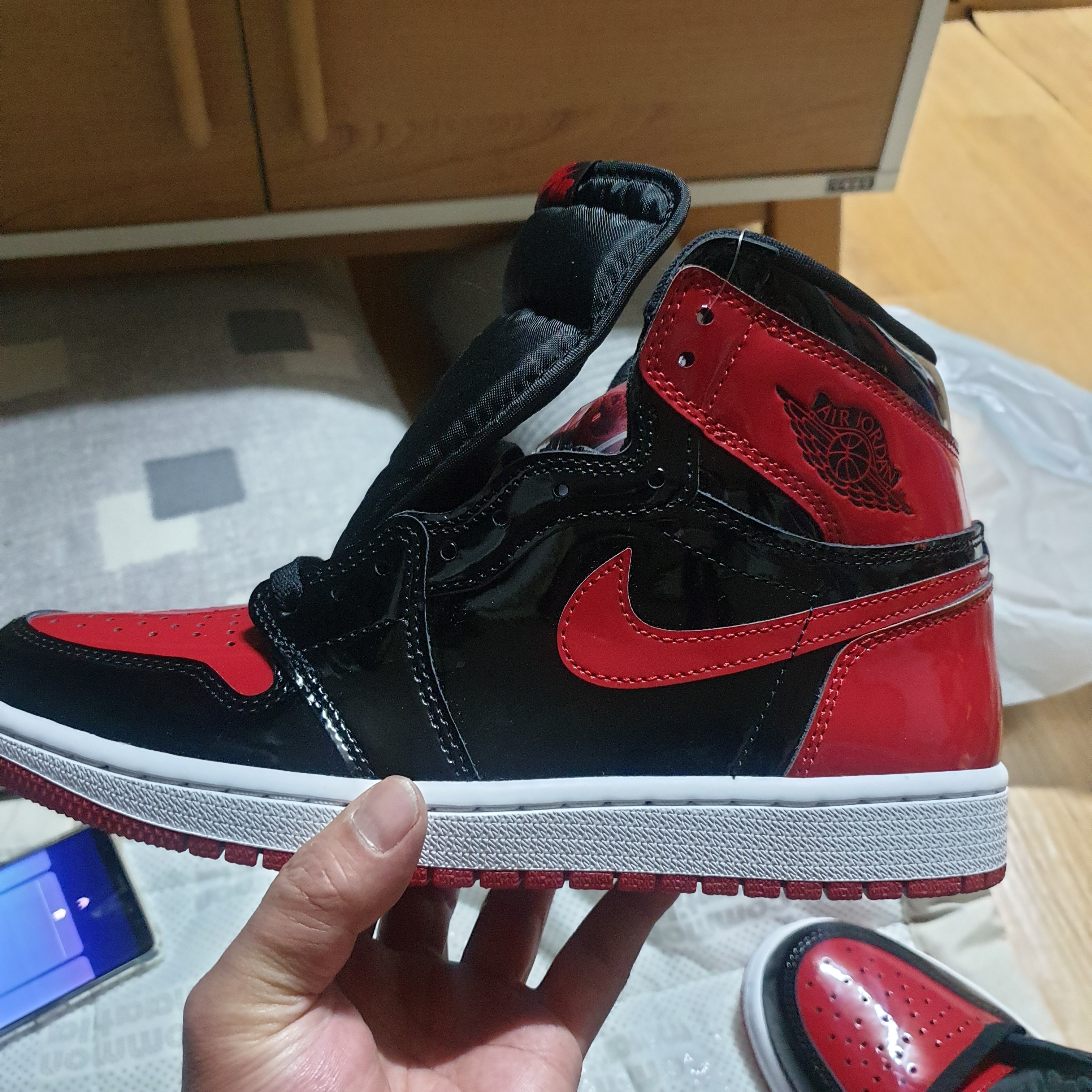 Jordan 1 Retro High OG Patent Bred 착용 스타일 - 2