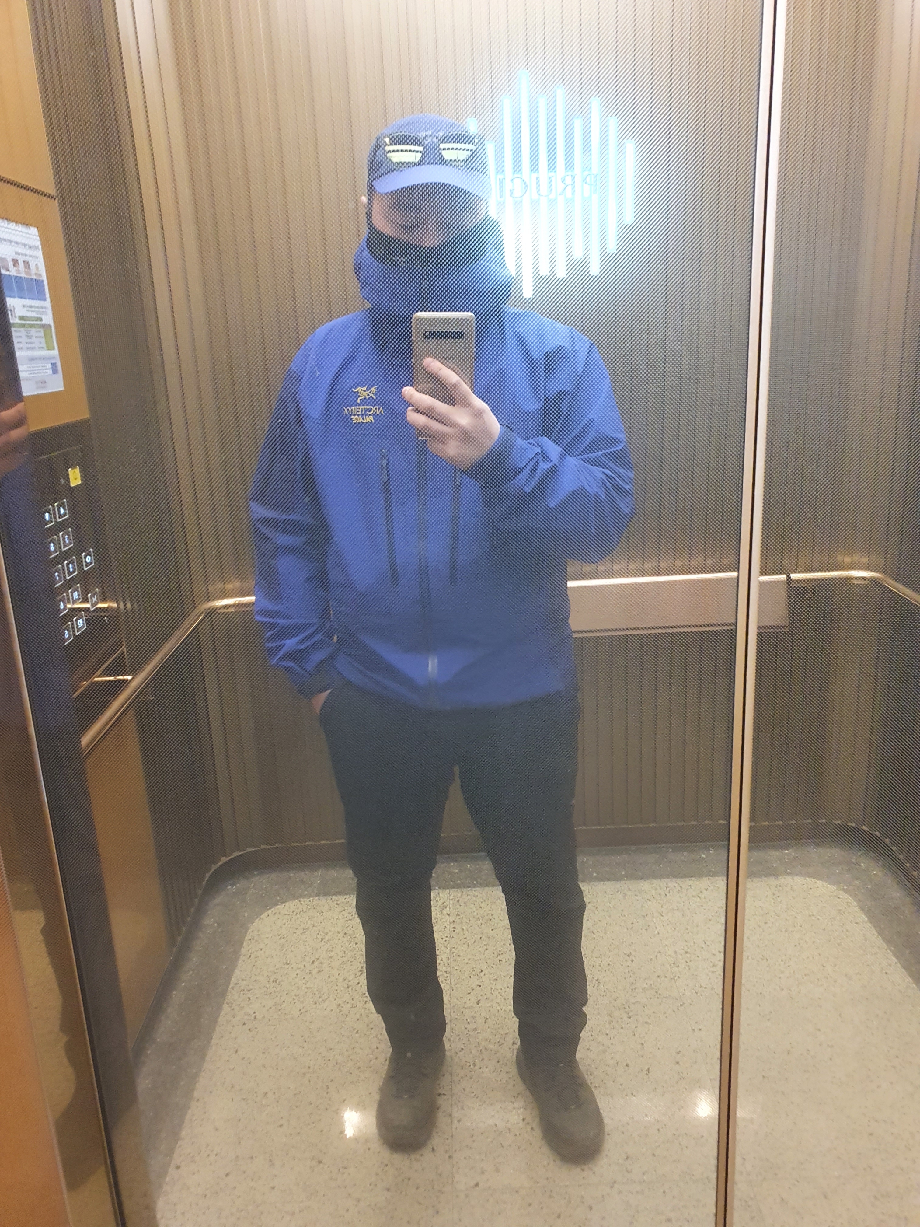 Palace x Arc'teryx Alpha SV Jacket Blue - 20FW, Hoka Kaha Gore-Tex Black Phantom 착용 스타일