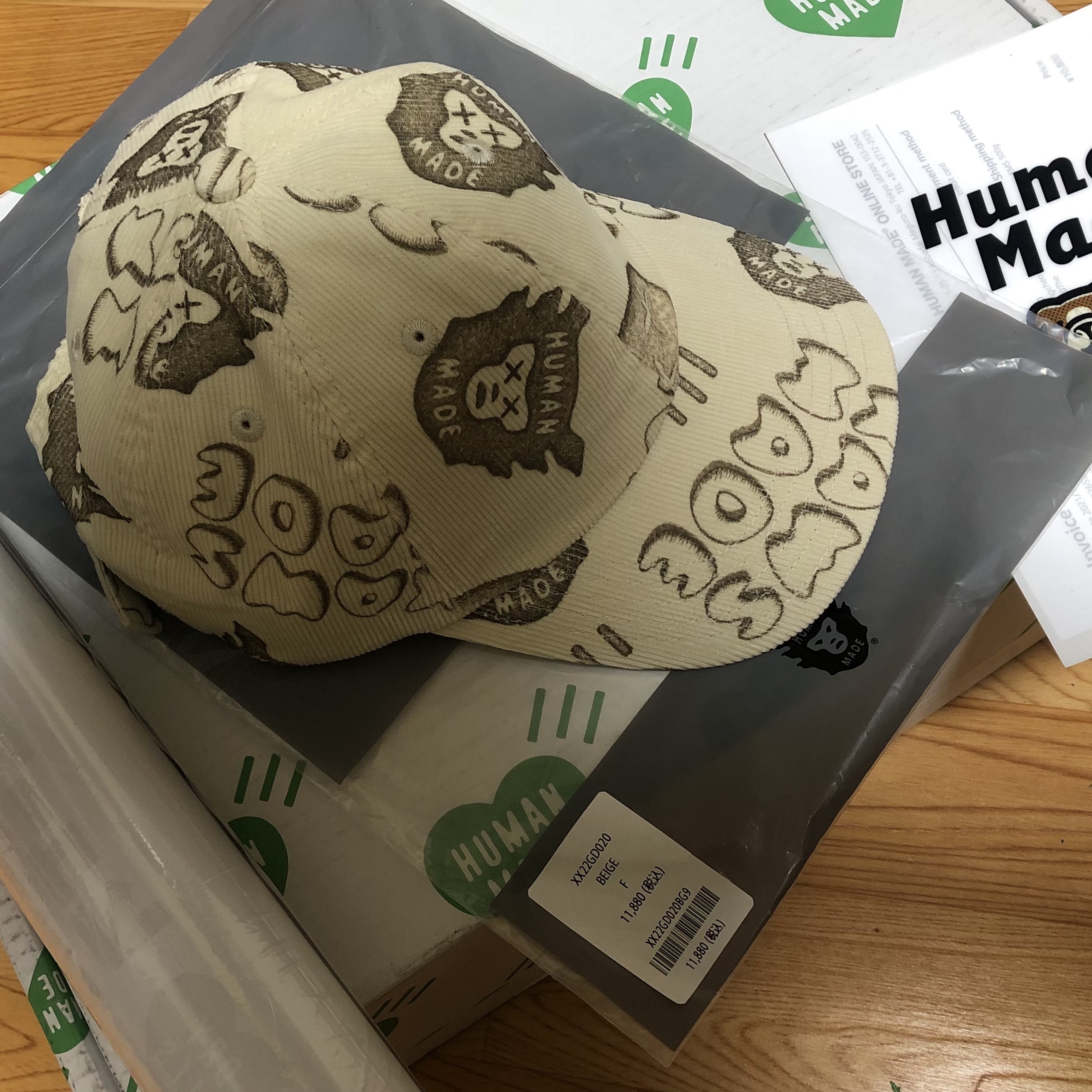 Human Made x Kaws Corduroy Print Cap Beige 착용 스타일