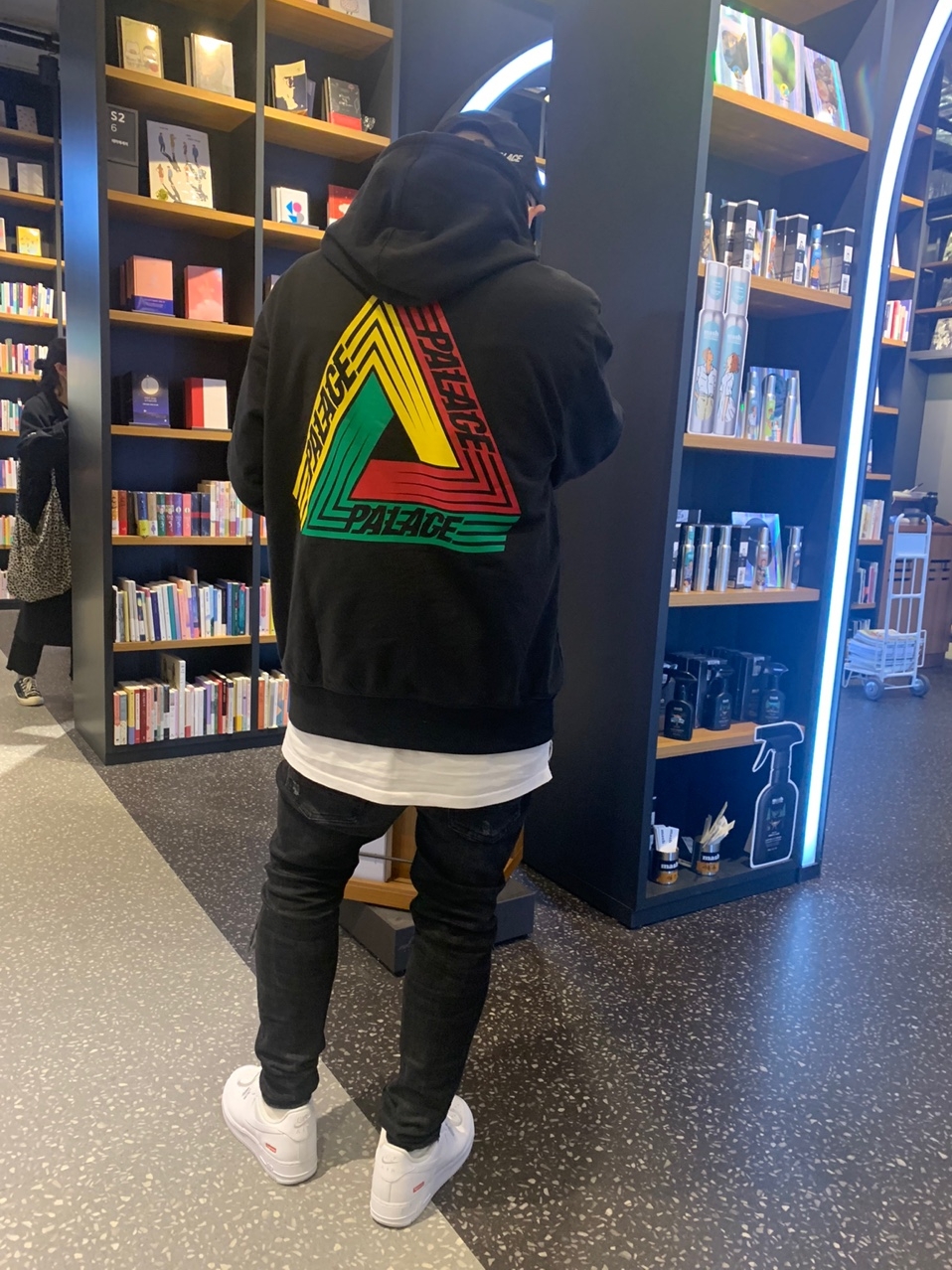 Palace Tri-Dart Hood Black - 20FW, Palace Tri-Ferg Patch Shell 6-Panel Black - 21FW 착용 스타일