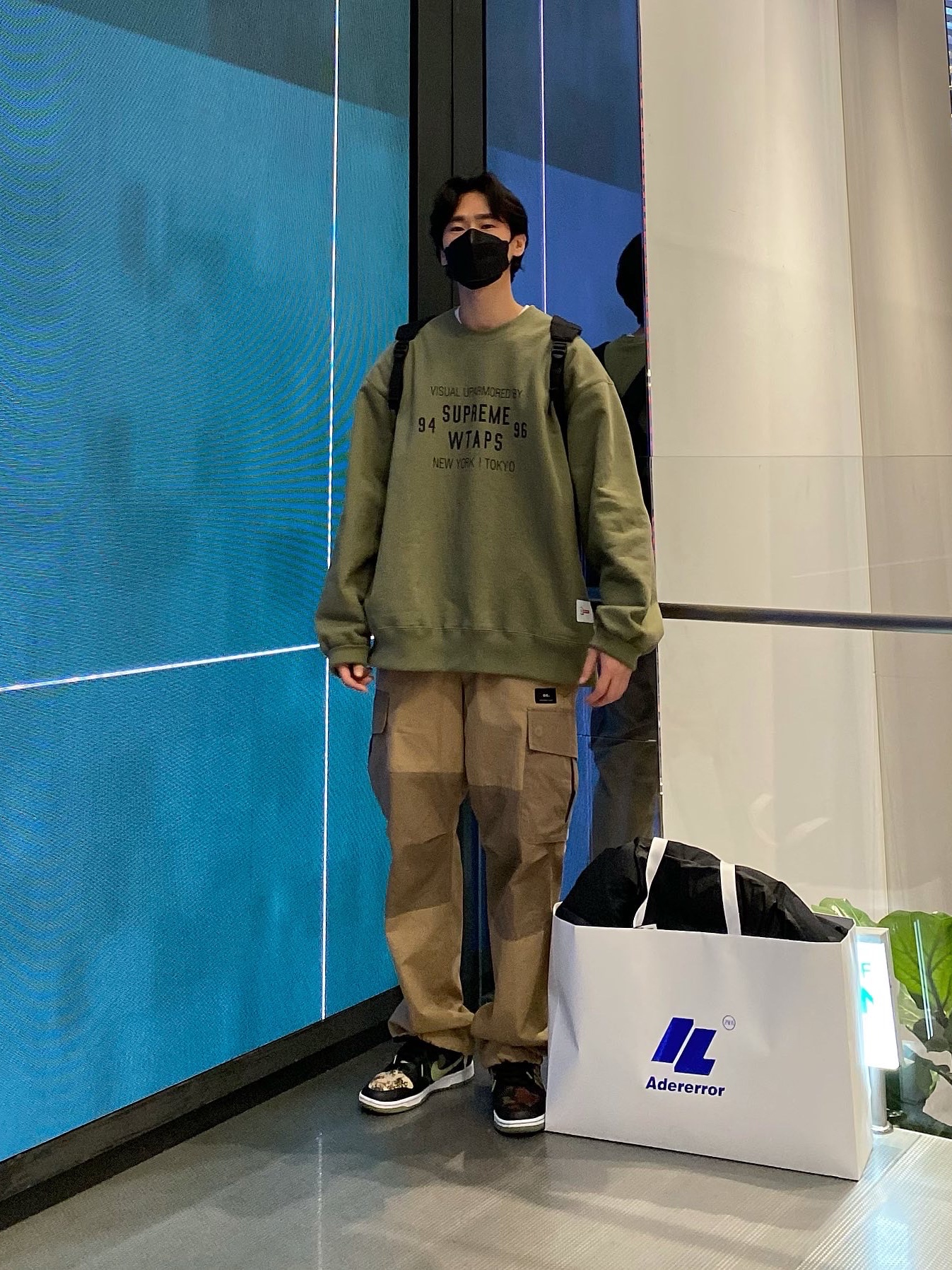 Supreme x WTAPS Crewneck Light Olive - 21FW, Nike Dunk Low SE Black Multi Camo 착용 스타일 - 2