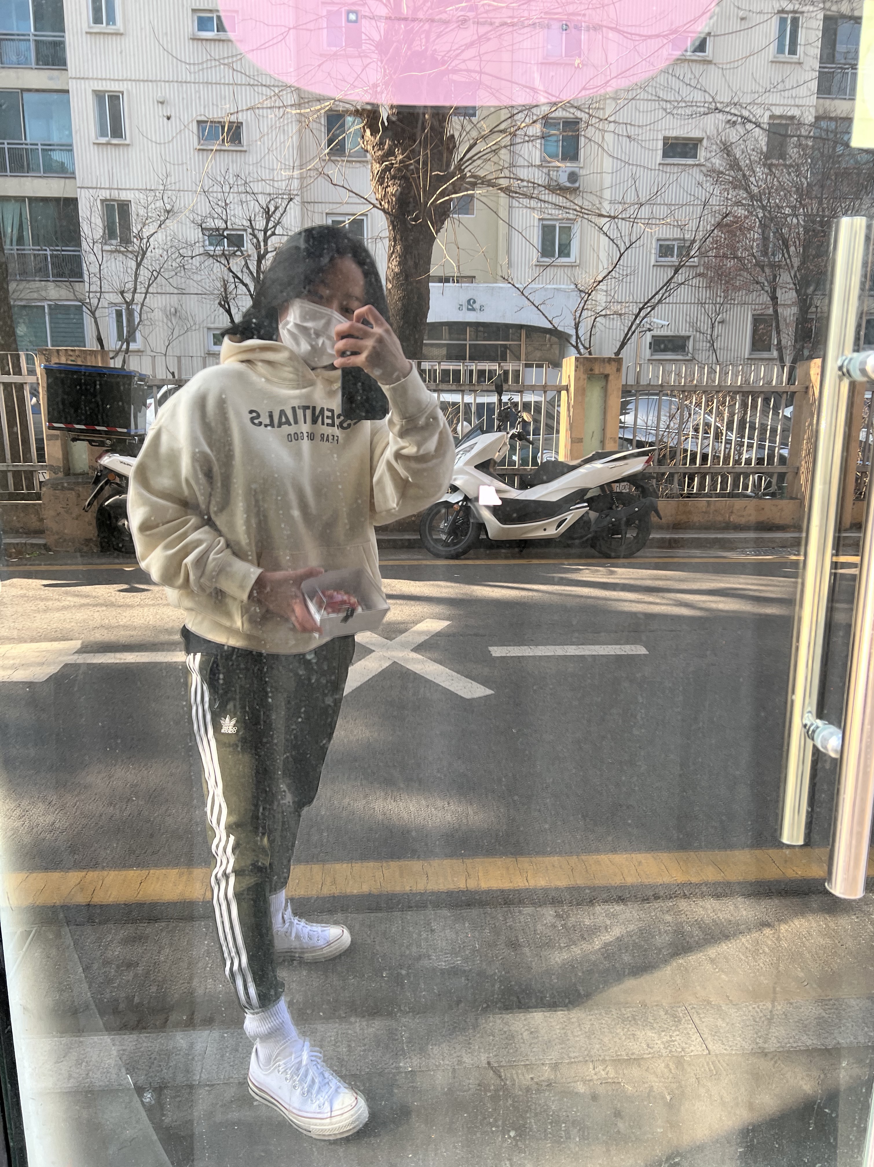 (Kids) Essentials Pull-Over Hoodie Cream - 21SS 착용 스타일