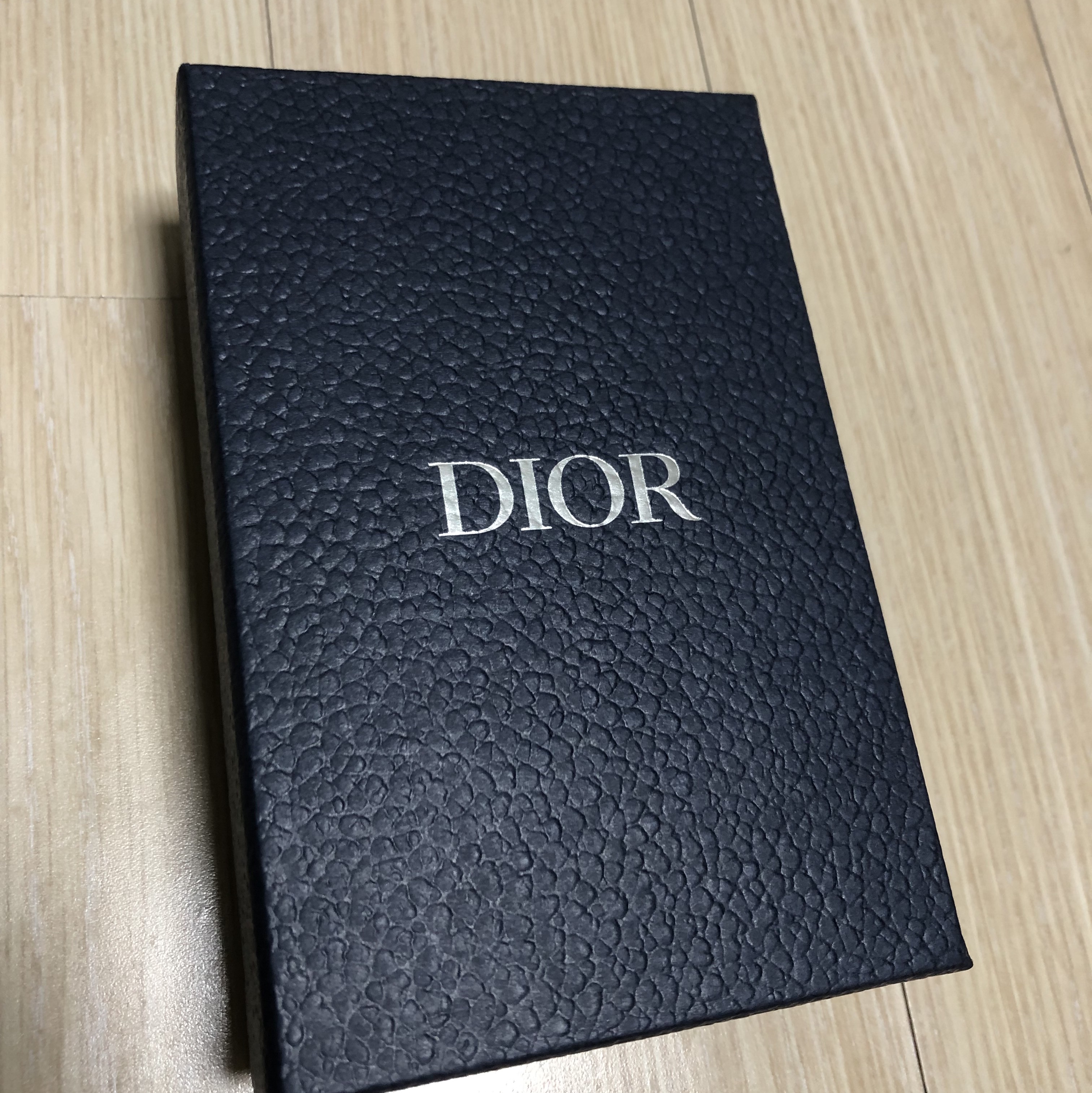Dior Bi-Fold Card Holder Black Dior Oblique Jacquard 착용 스타일 - 1