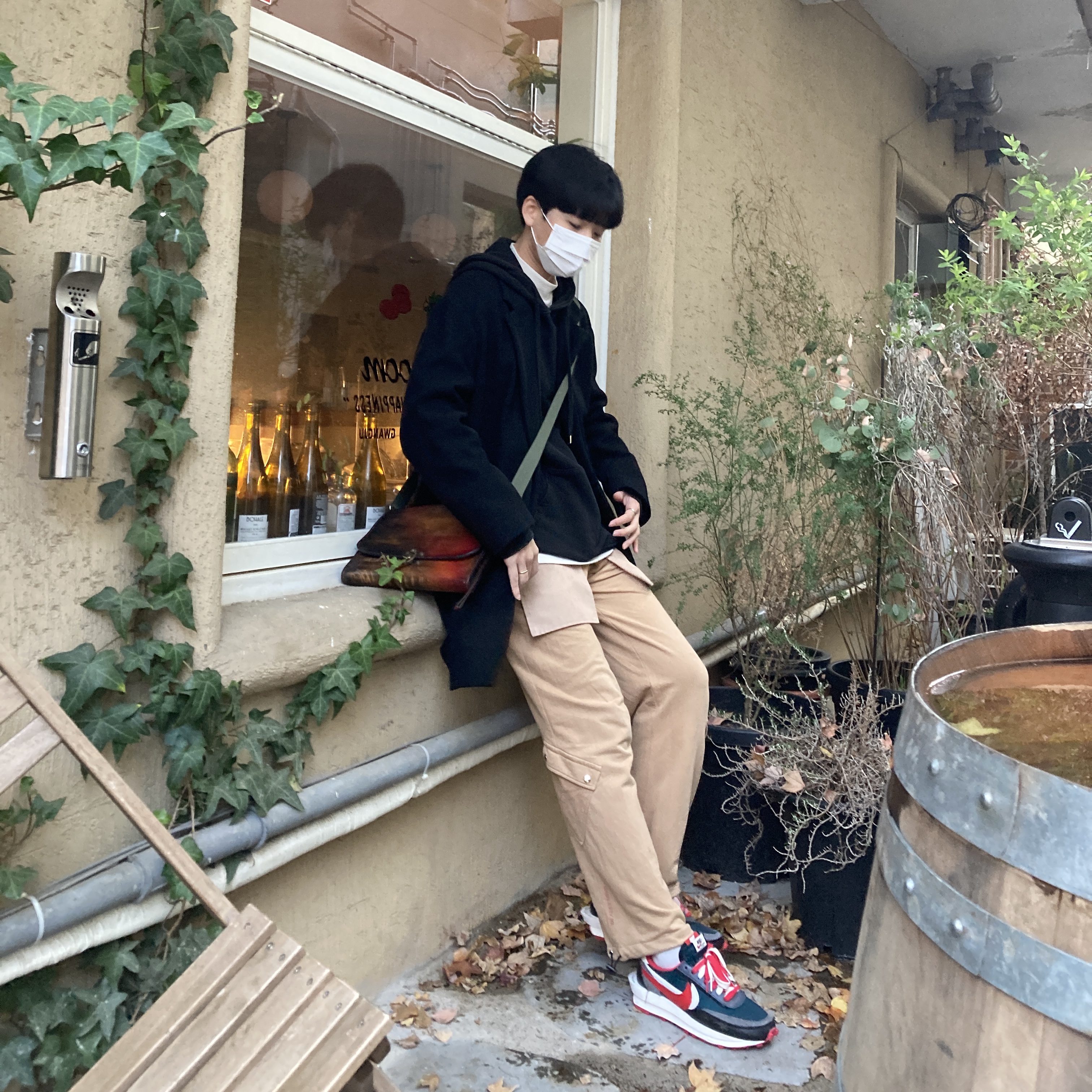 Nike x Sacai x Undercover LDWaffle Midnight Spruce University Red 착용 스타일