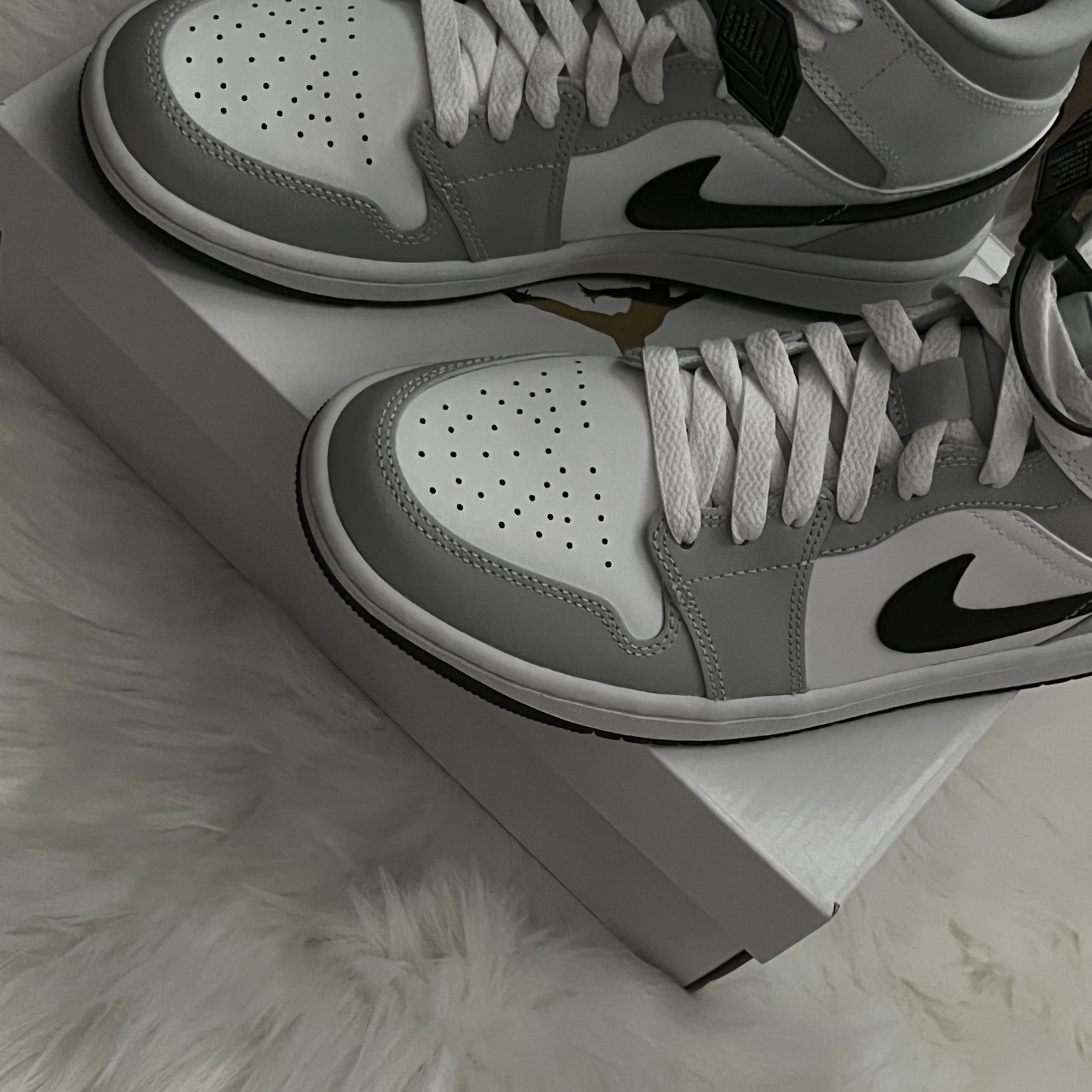 (W) Jordan 1 Mid Grey Fog 착용 스타일