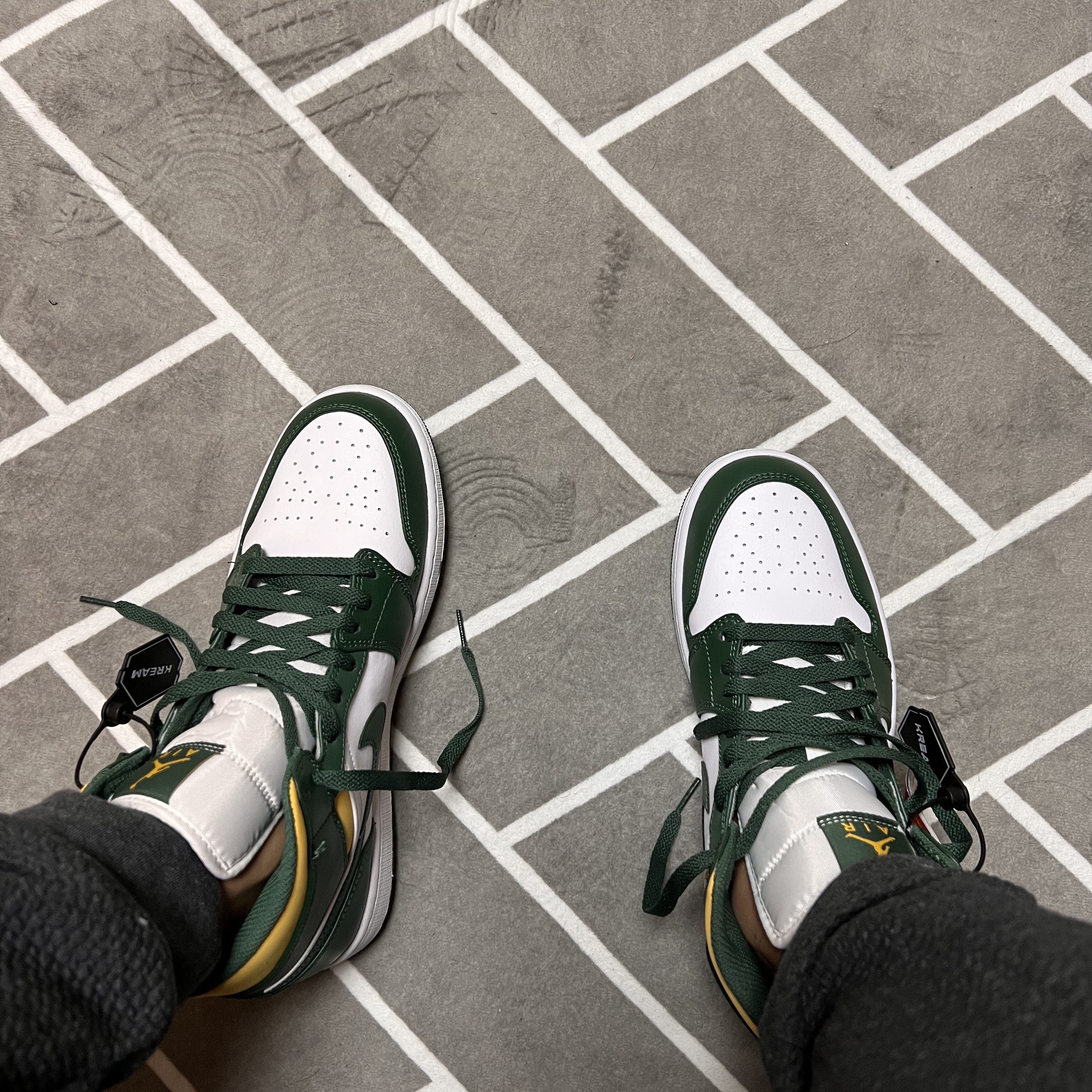Jordan 1 Mid Sonics 2021 착용 스타일 - 1