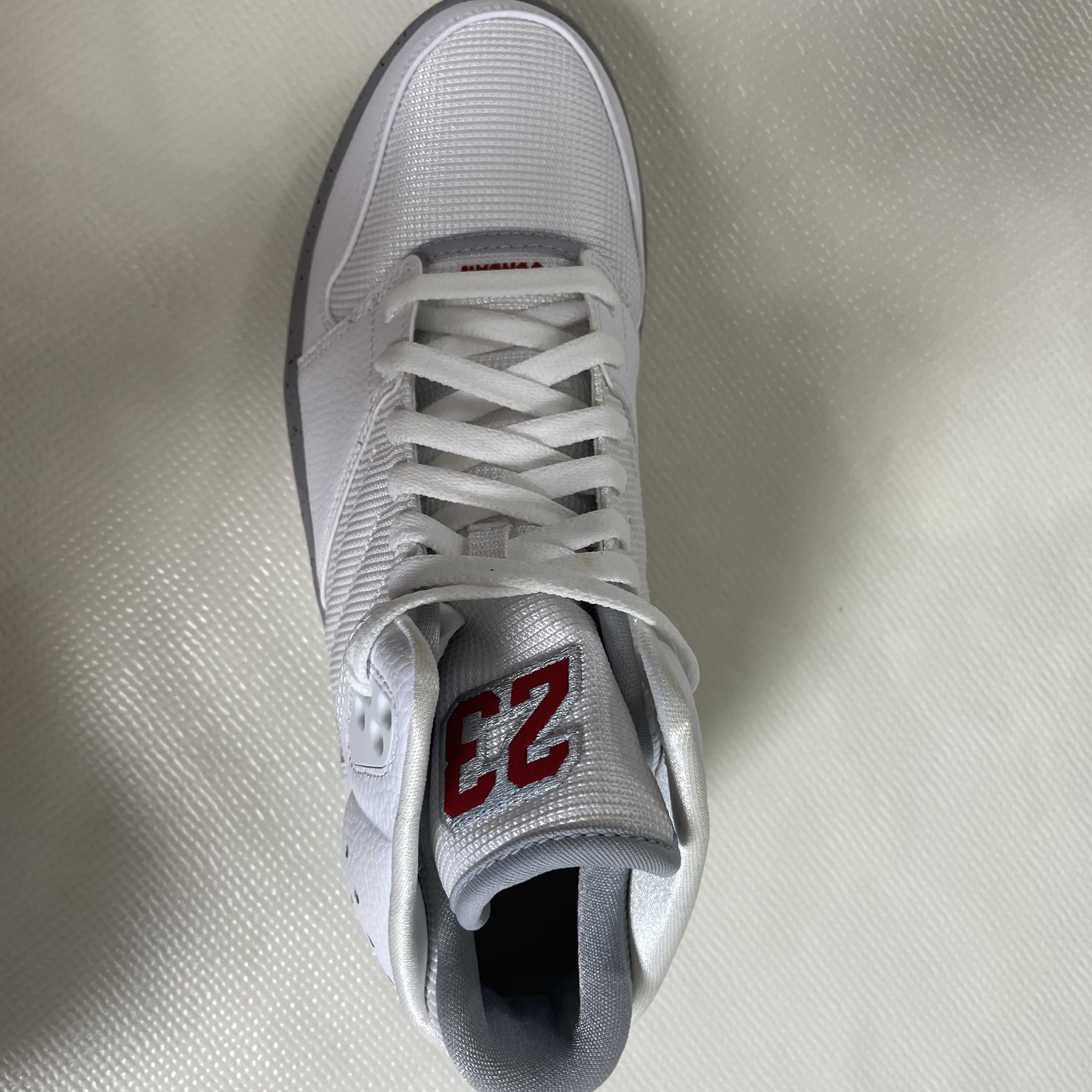 Jordan 1 Flight 4 Premium White Golf Grey 착용 스타일 - 2