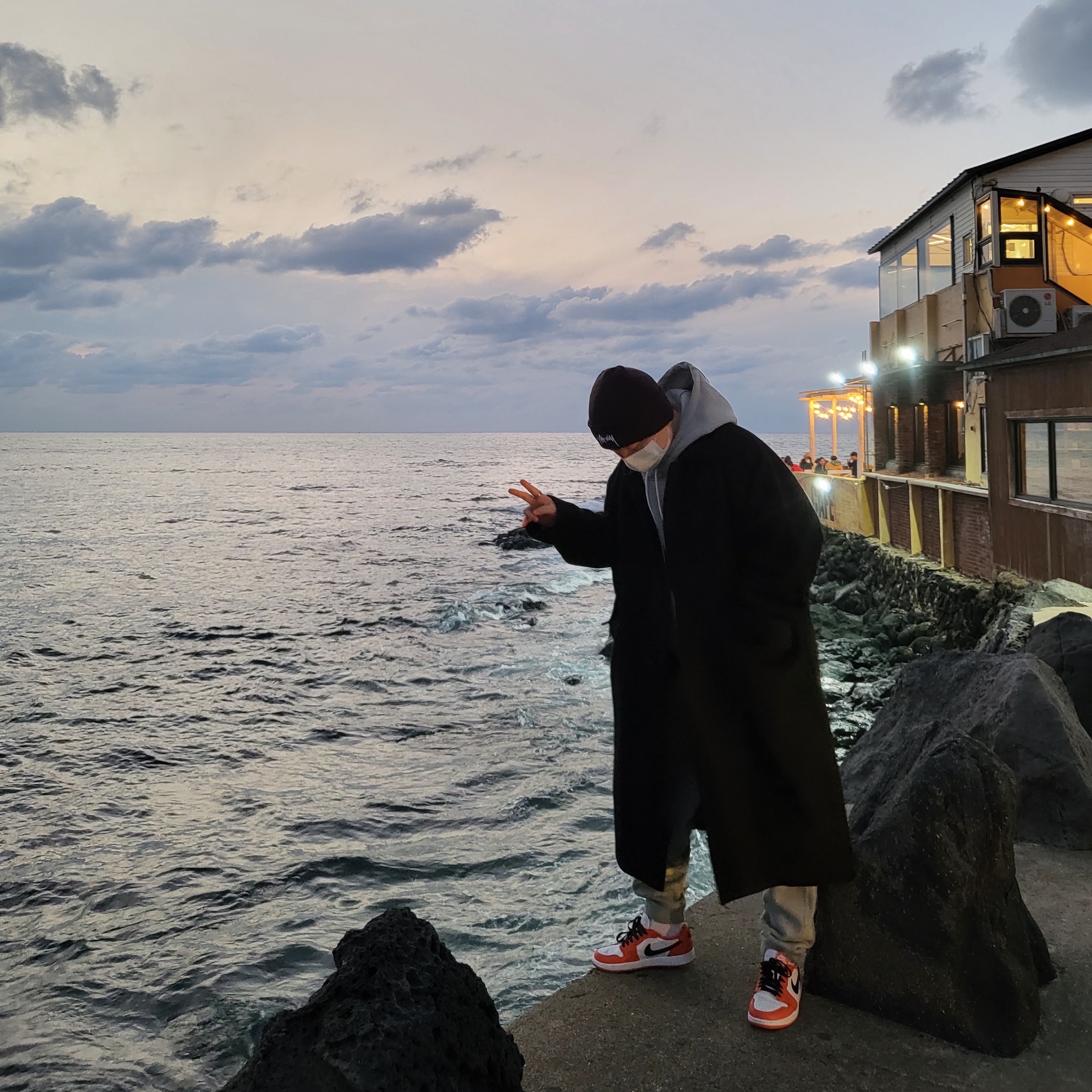 Nike x Stussy Cuff Beanie, Jordan 1 Low OG Starfish 착용 스타일