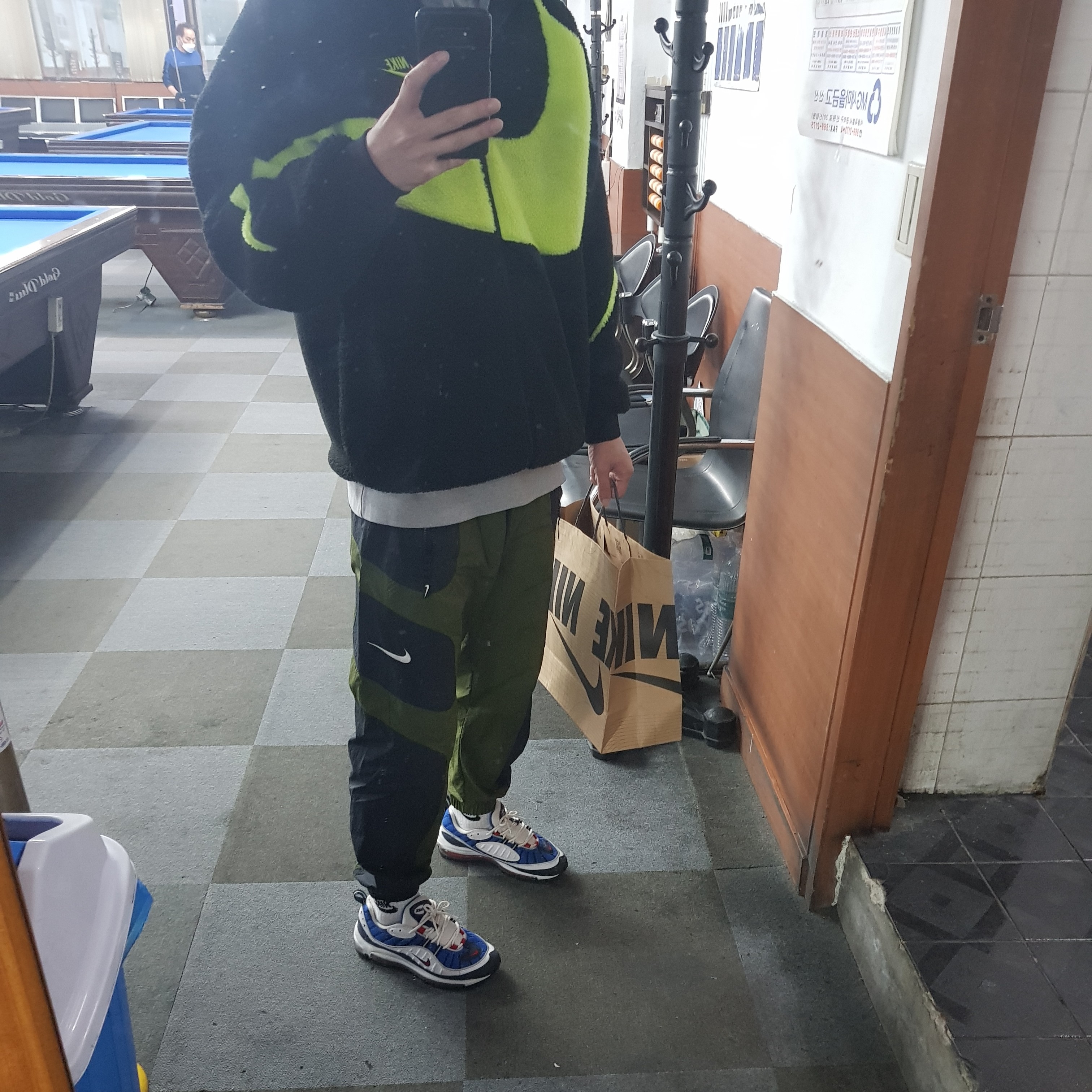 Nike Big Swoosh Full Zip Jacket Black Volt, Nike Air Max 98 Gundam 2018 착용 스타일