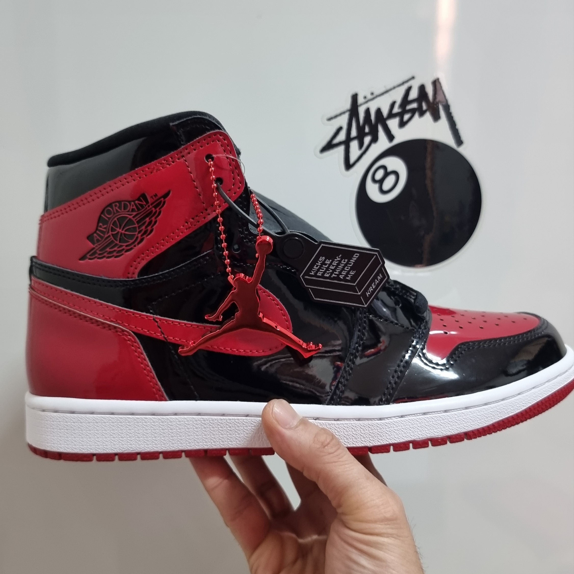 Jordan 1 Retro High OG Patent Bred 착용 스타일 - 1