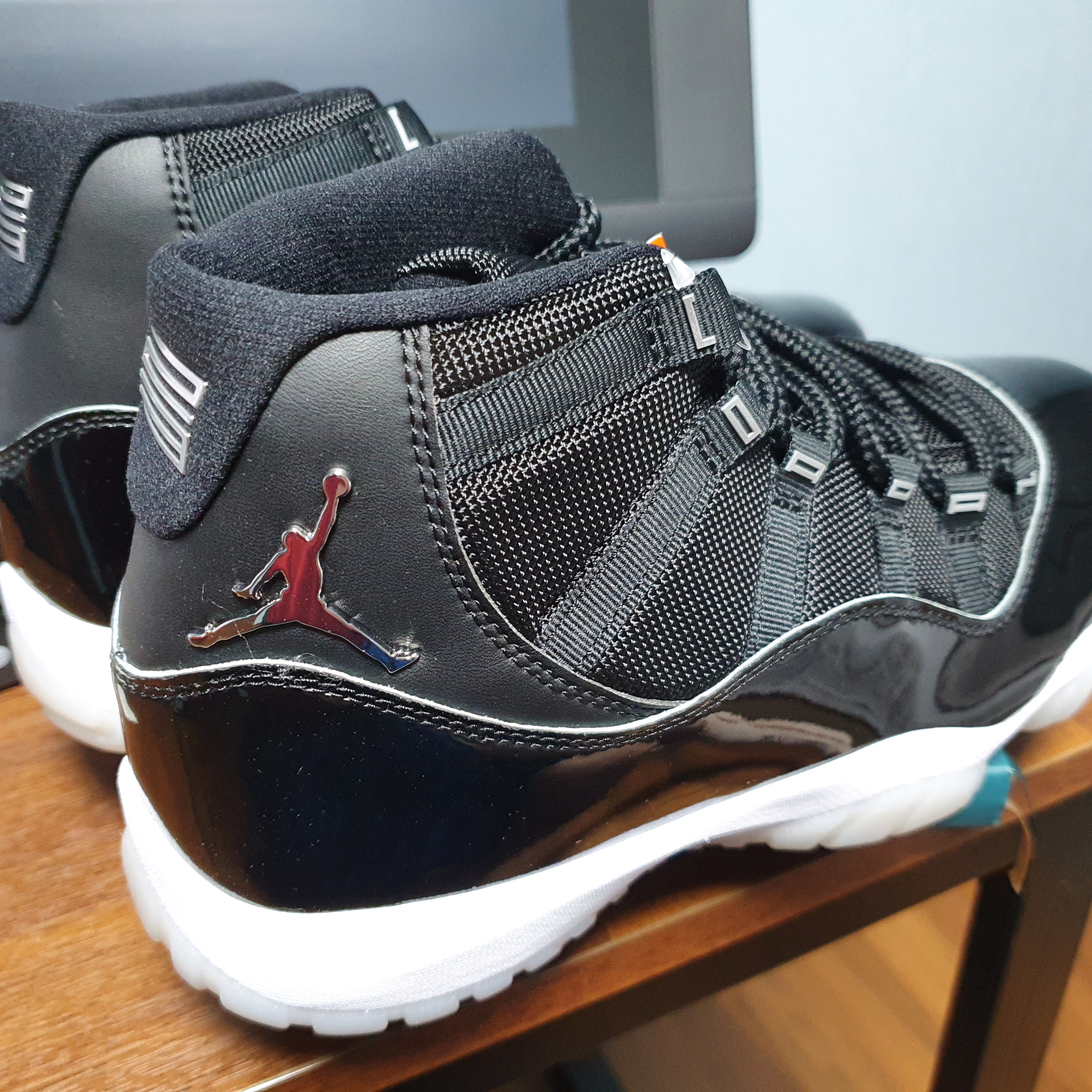 Jordan 11 Retro Jubilee 착용 스타일