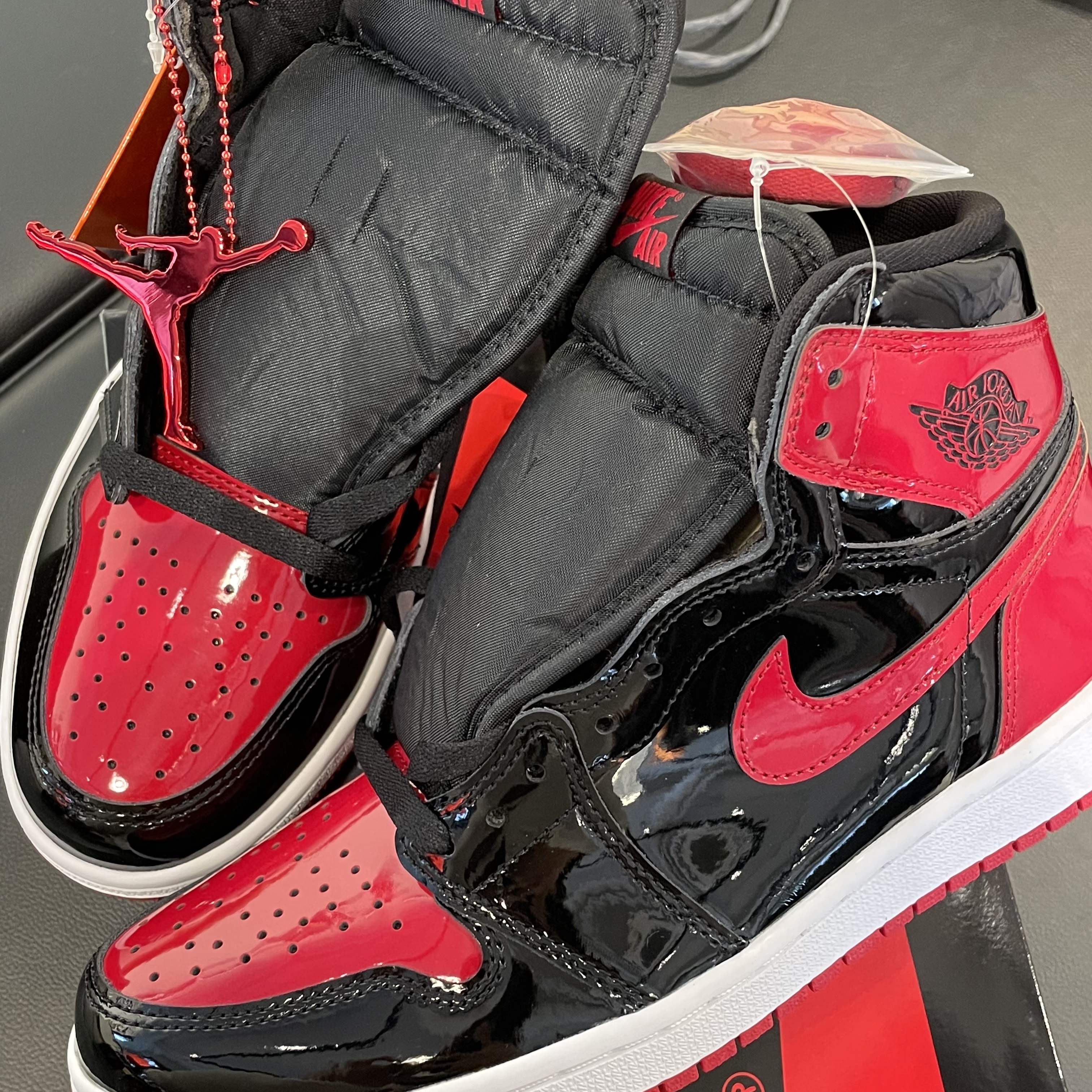 Jordan 1 Retro High OG Patent Bred 착용 스타일