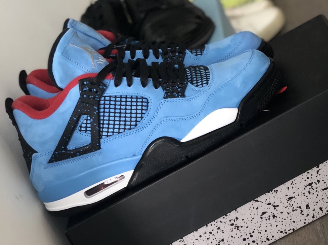 Jordan 4 x Travis Scott Retro Cactus Jack 착용 스타일