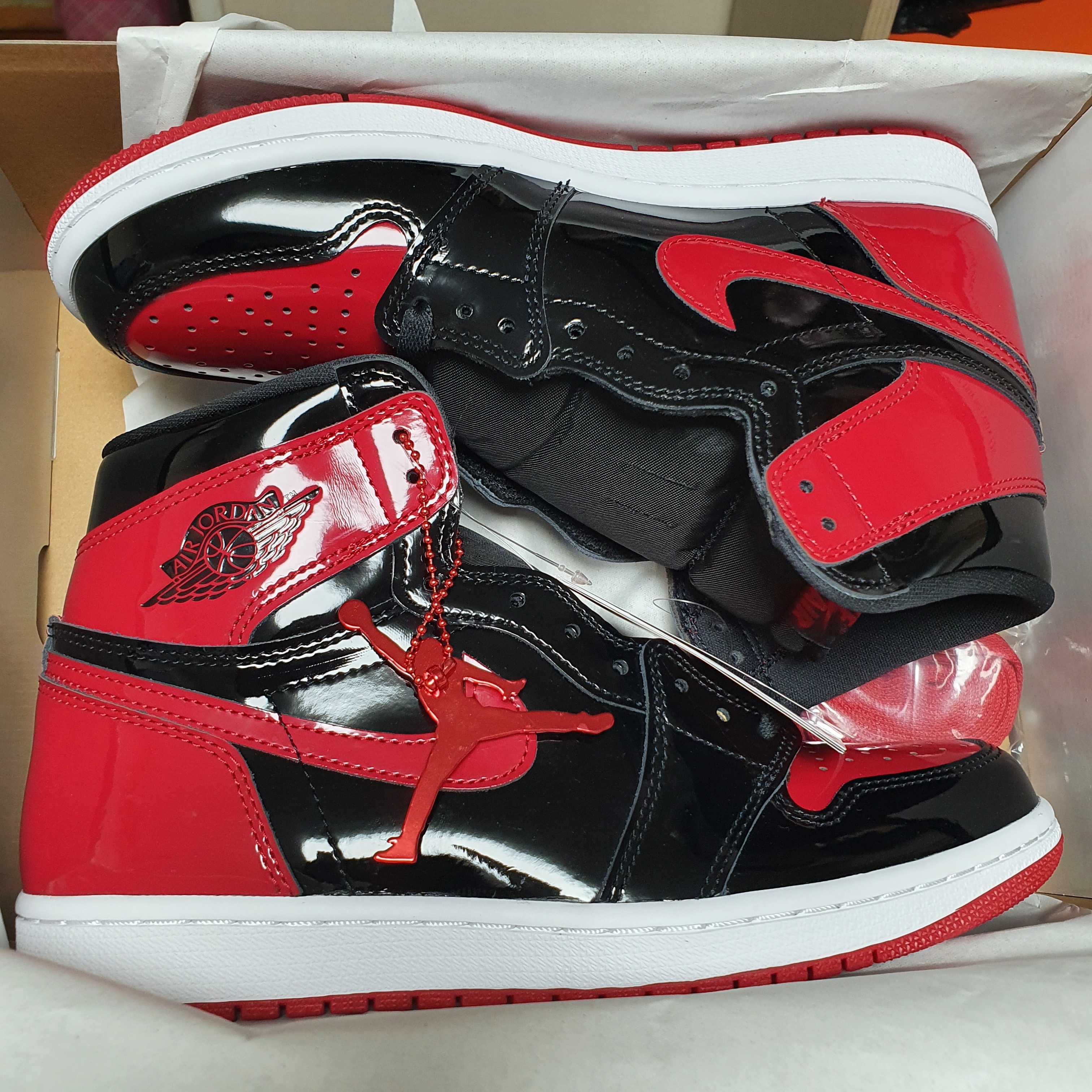 Jordan 1 Retro High OG Patent Bred 착용 스타일 - 1