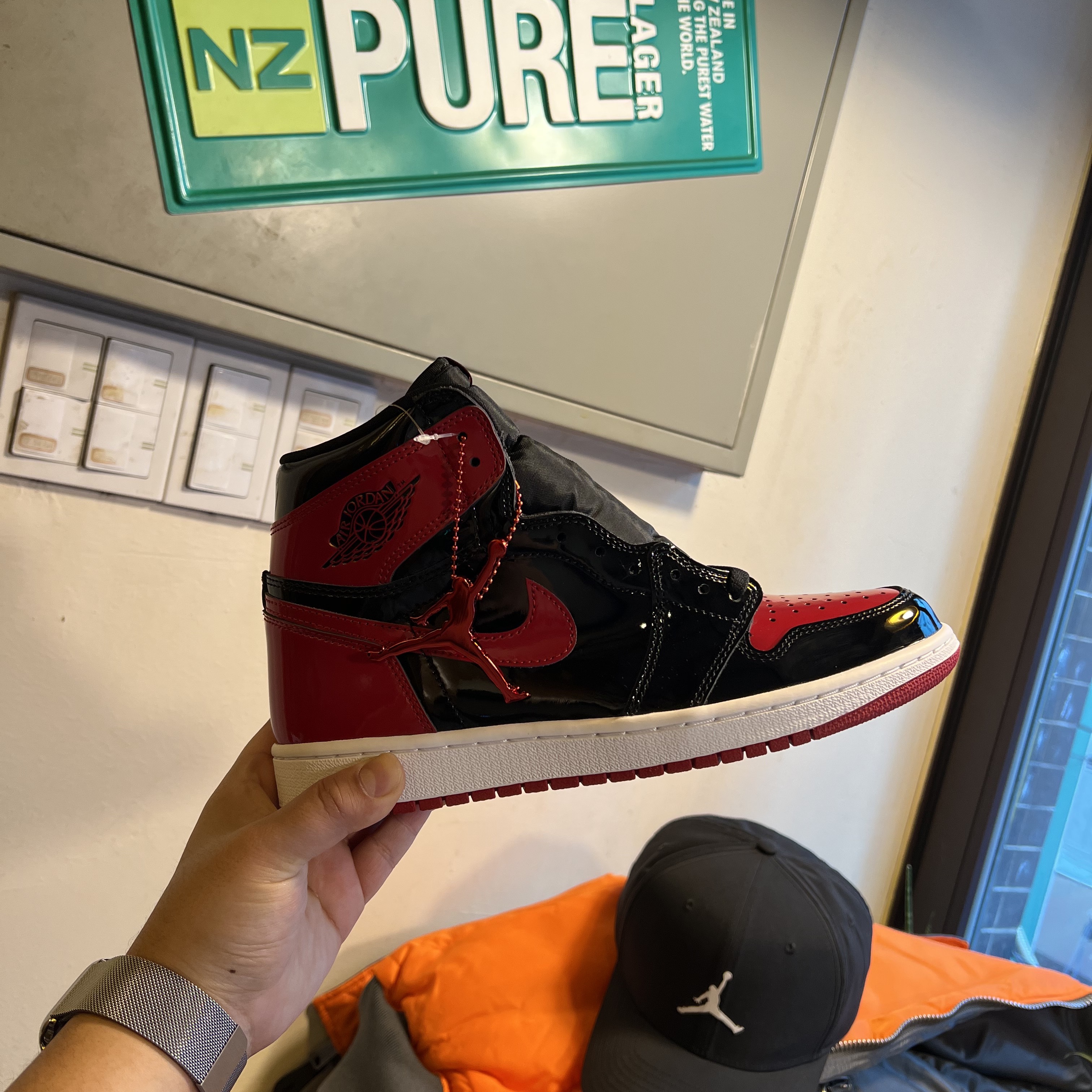 Jordan 1 Retro High OG Patent Bred 착용 스타일 - 5