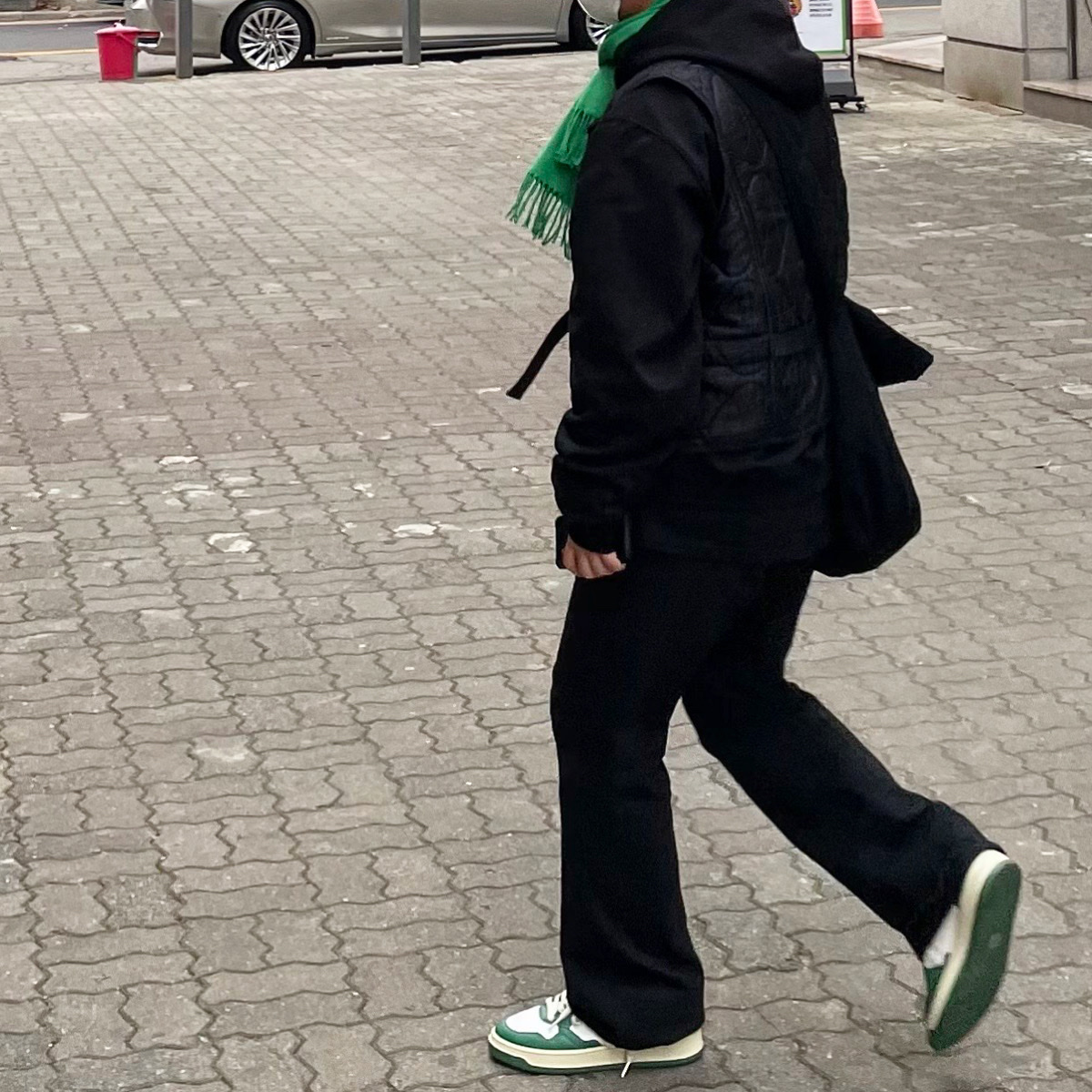 Autry Medalist Low Leather Sneakers Green White 착용 스타일