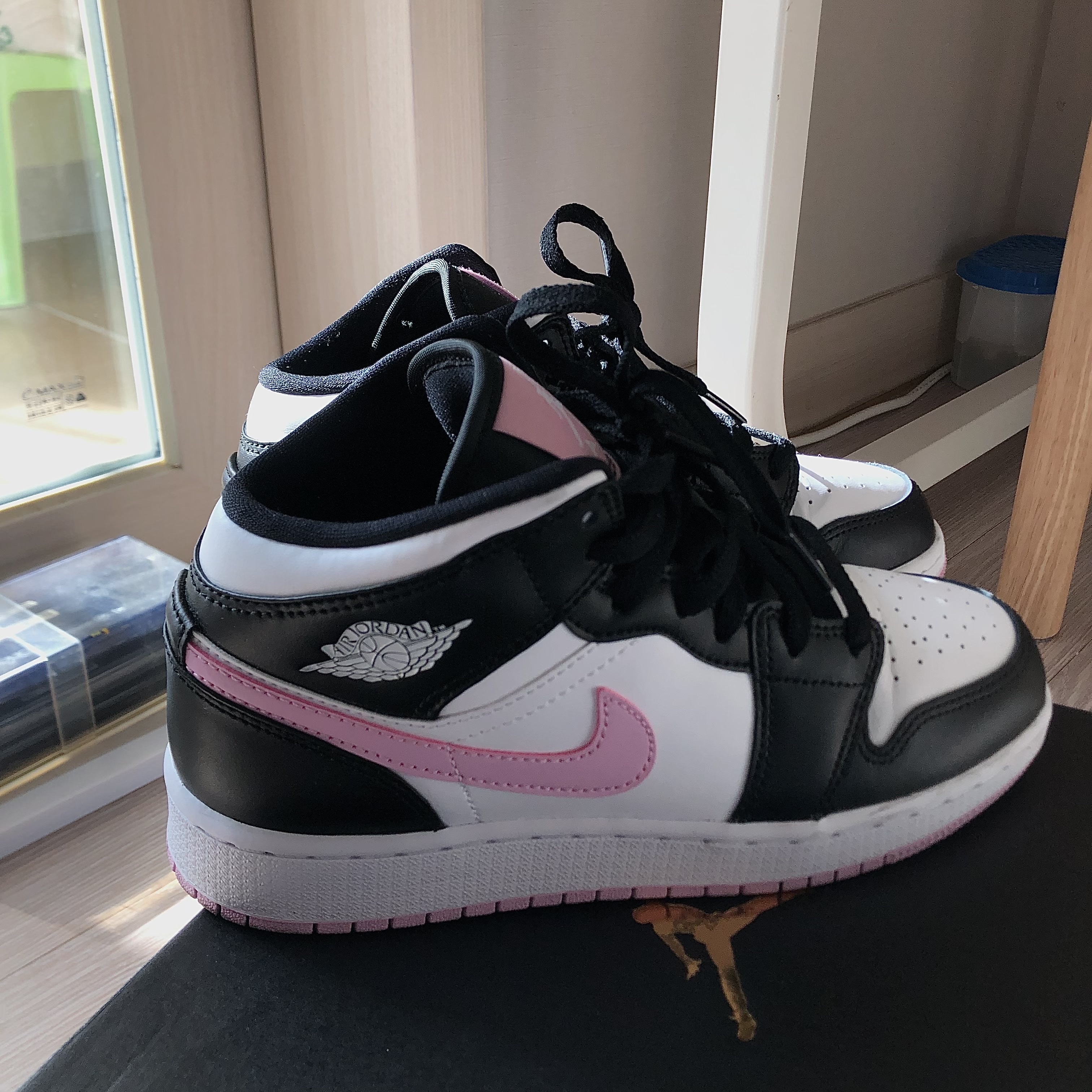 (GS) Jordan 1 Mid Light Arctic Pink 착용 스타일 - 2
