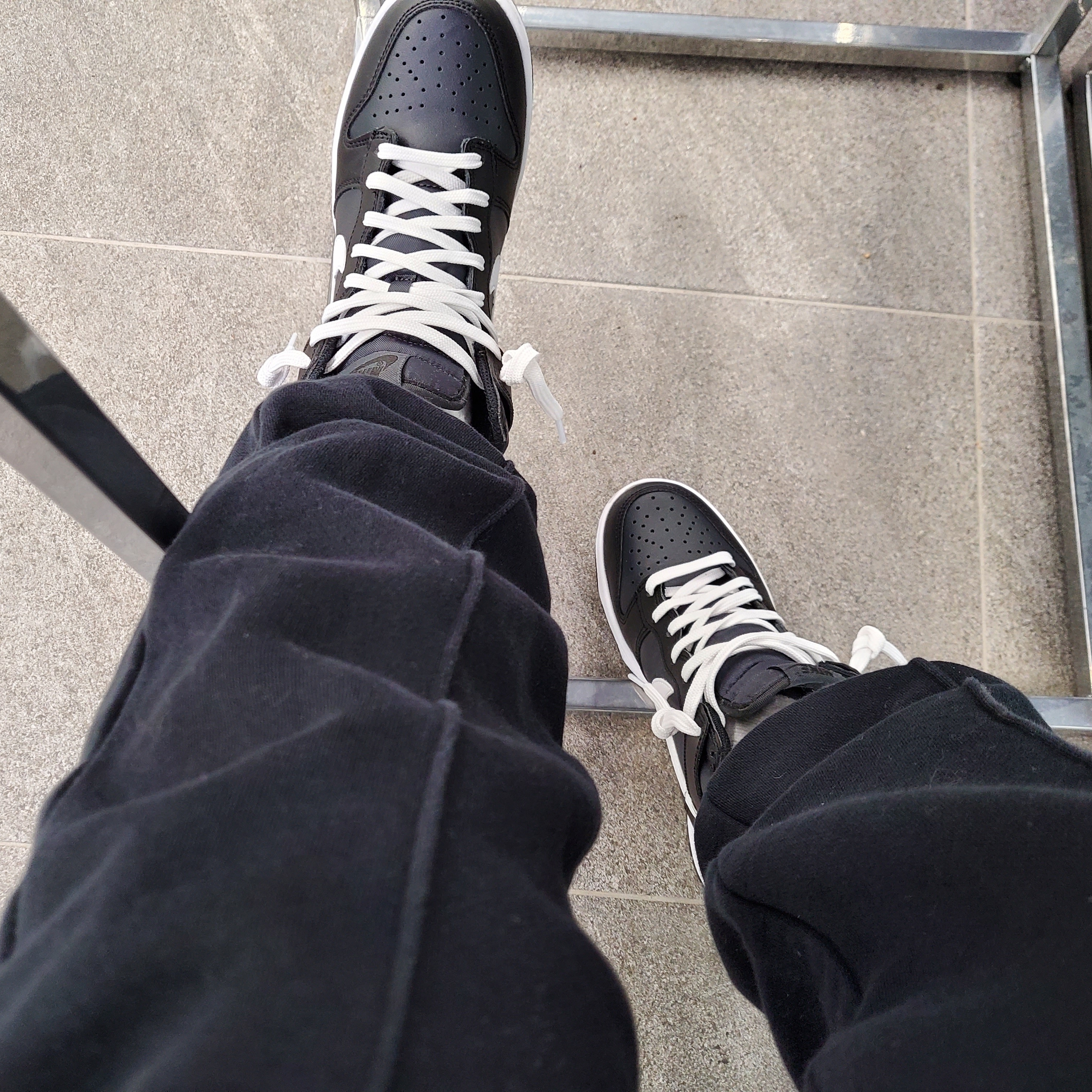 (GS) Nike Dunk High Anthracite 착용 스타일 - 1