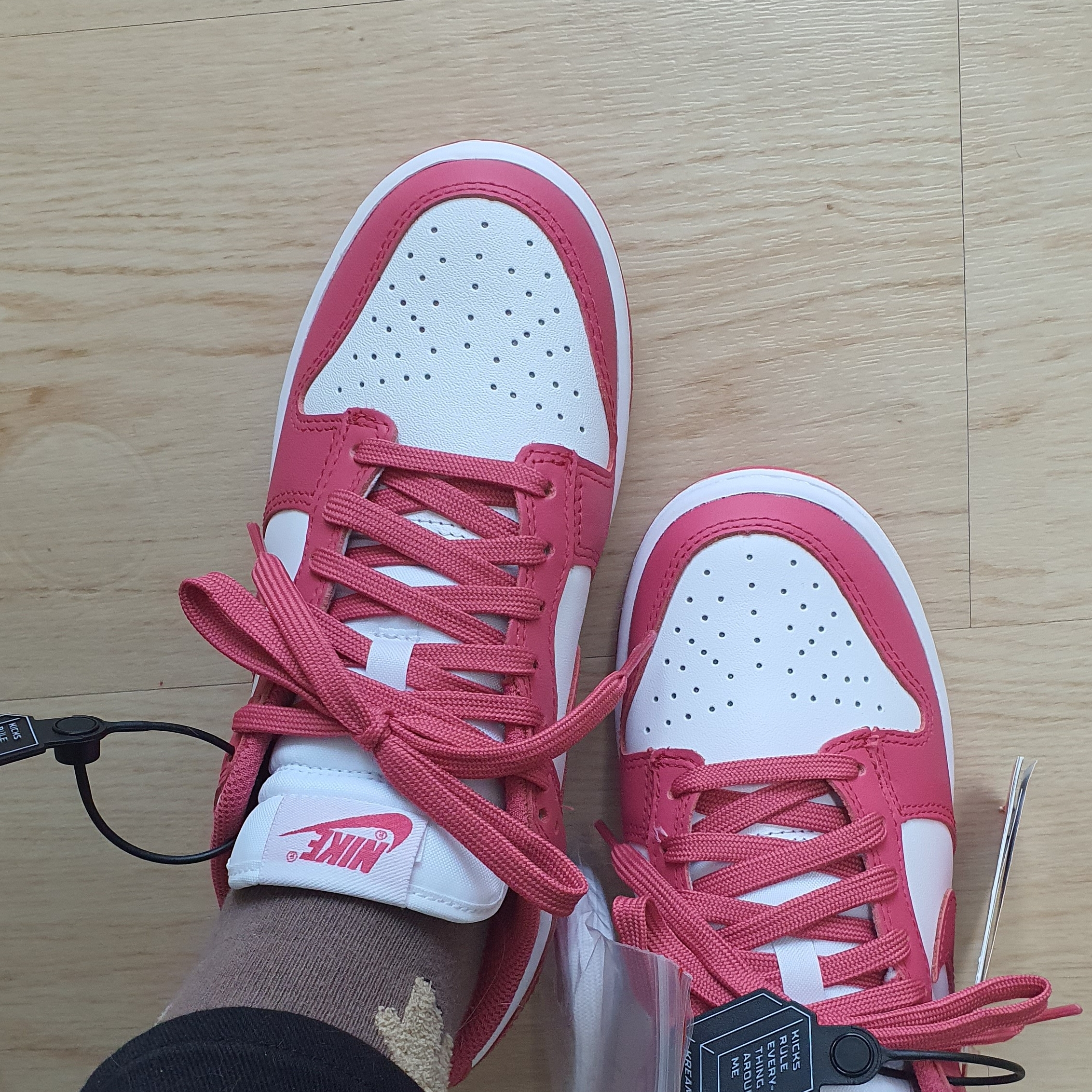 (W) Nike Dunk Low Archeo Pink 착용 스타일