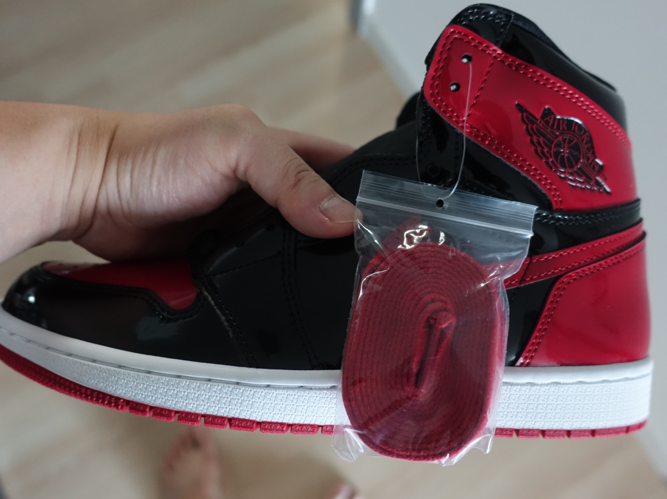 Jordan 1 Retro High OG Patent Bred 착용 스타일 - 2