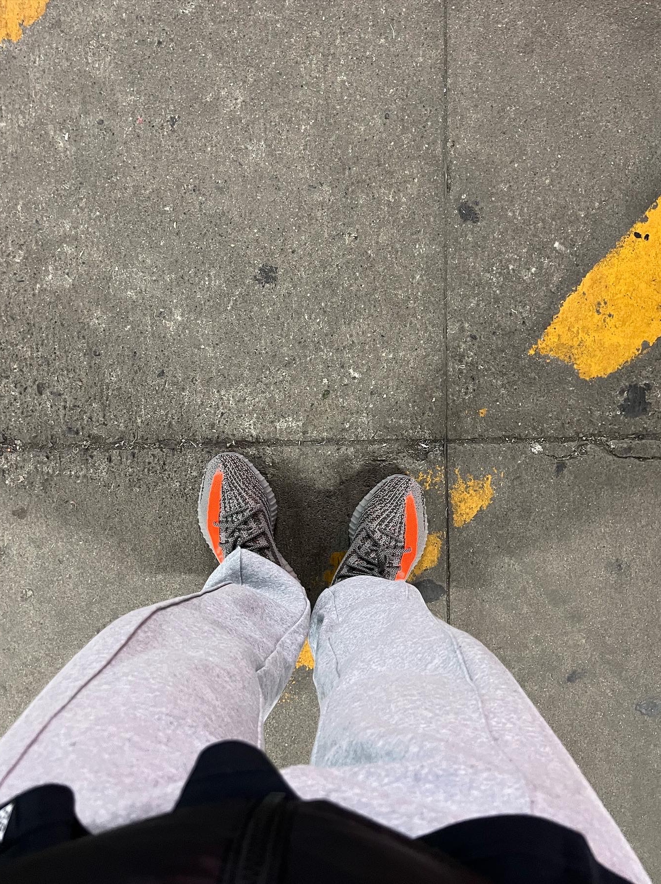 Adidas Yeezy Boost 350 V2 Beluga - Reflective 착용 스타일 - 1