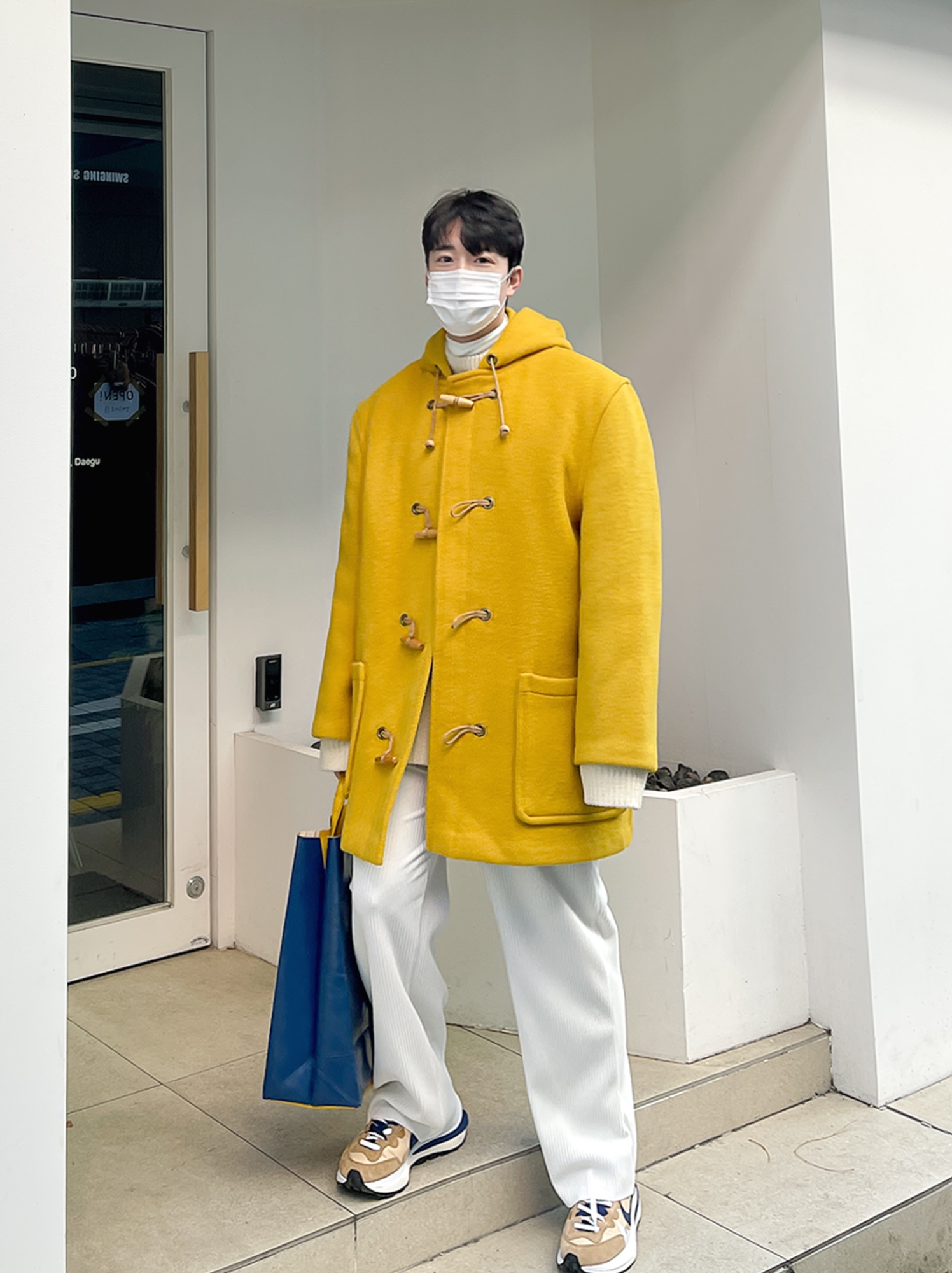 Nike x Sacai VaporWaffle Sesame and Blue Void 착용 스타일