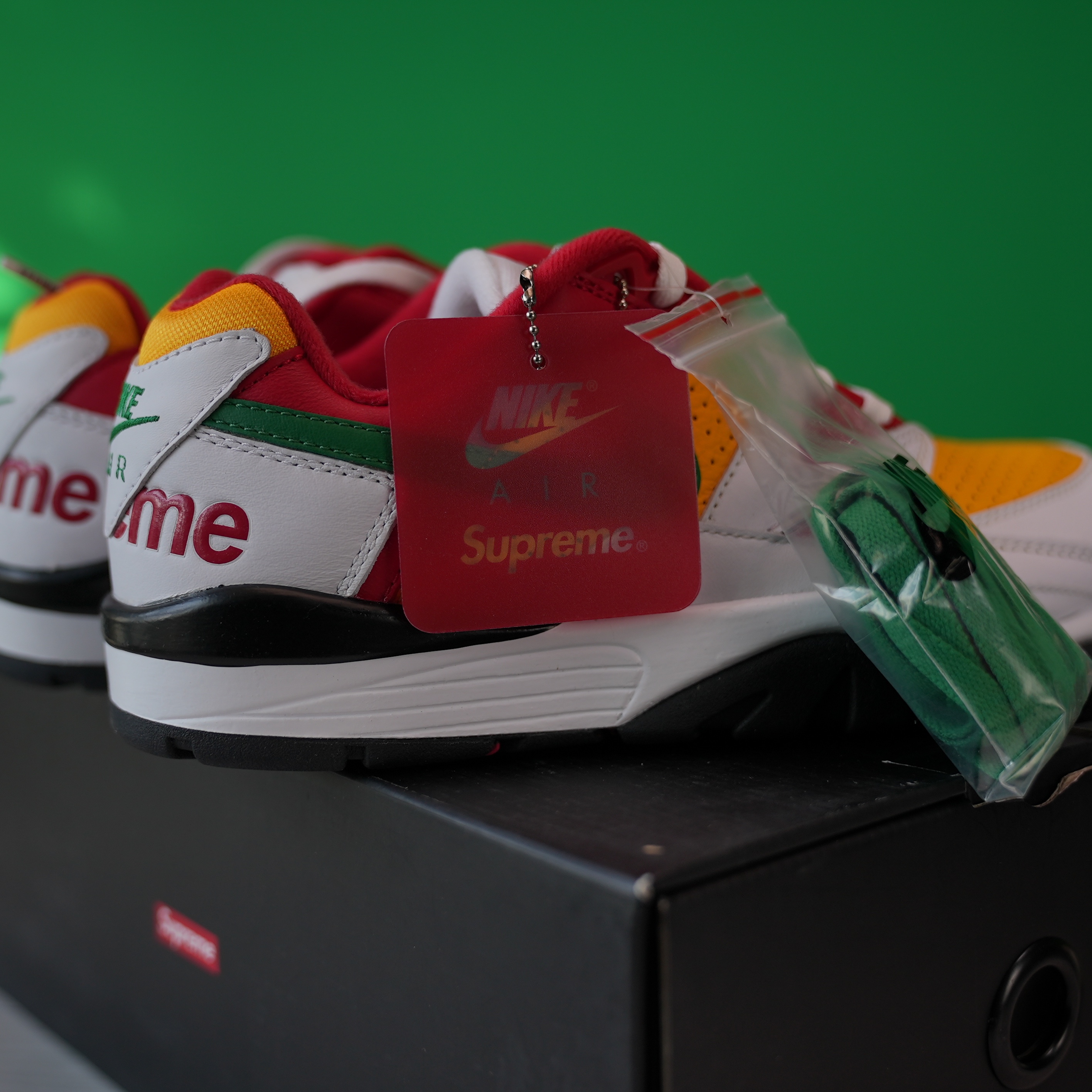 Nike x Supreme Air Cross Trainer 3 Low White 착용 스타일 - 3