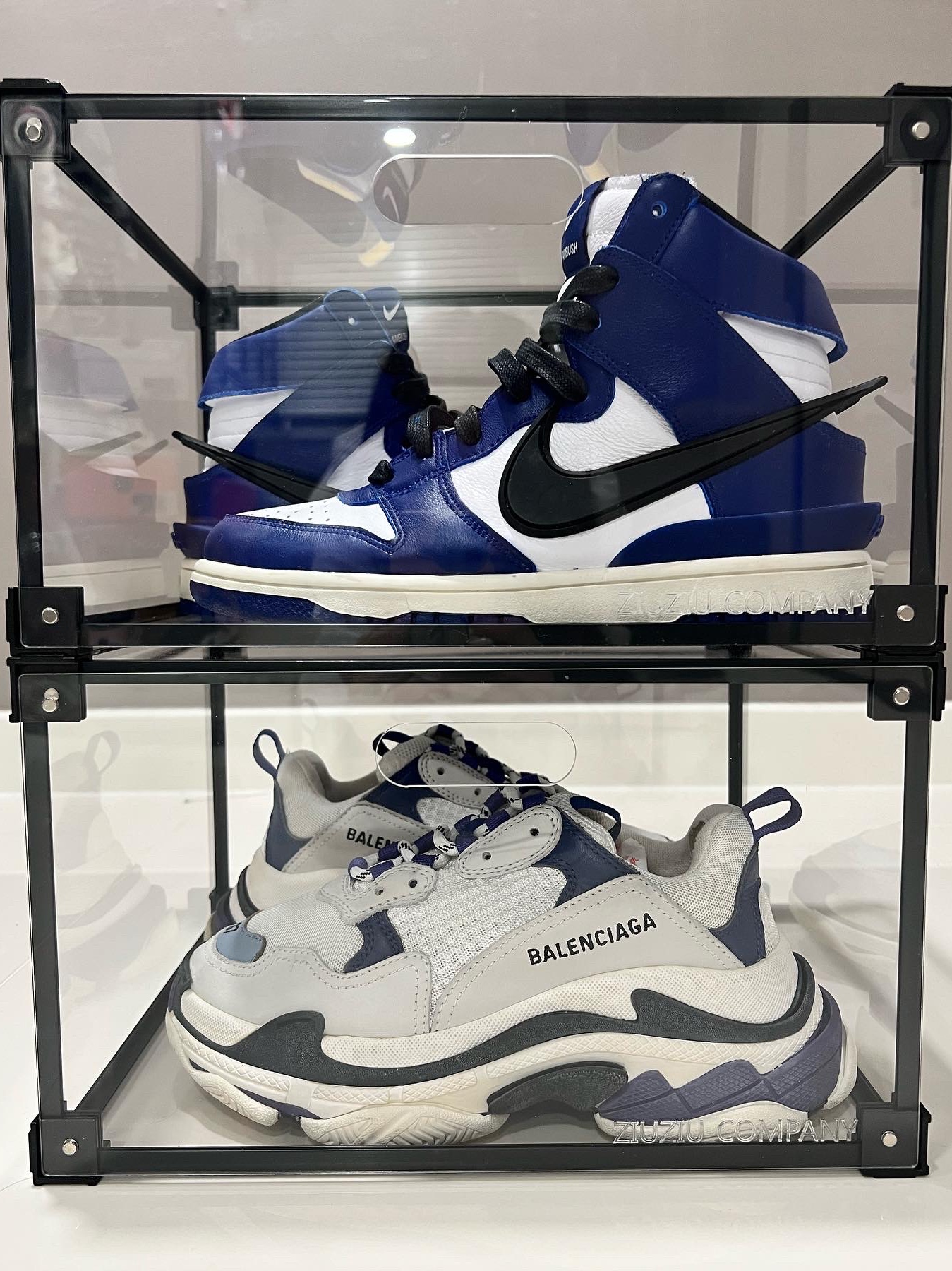 (W) Jordan 1 Retro High OG Atmosphere, Nike x Ambush Dunk High Deep Royal Blue 착용 스타일 - 3
