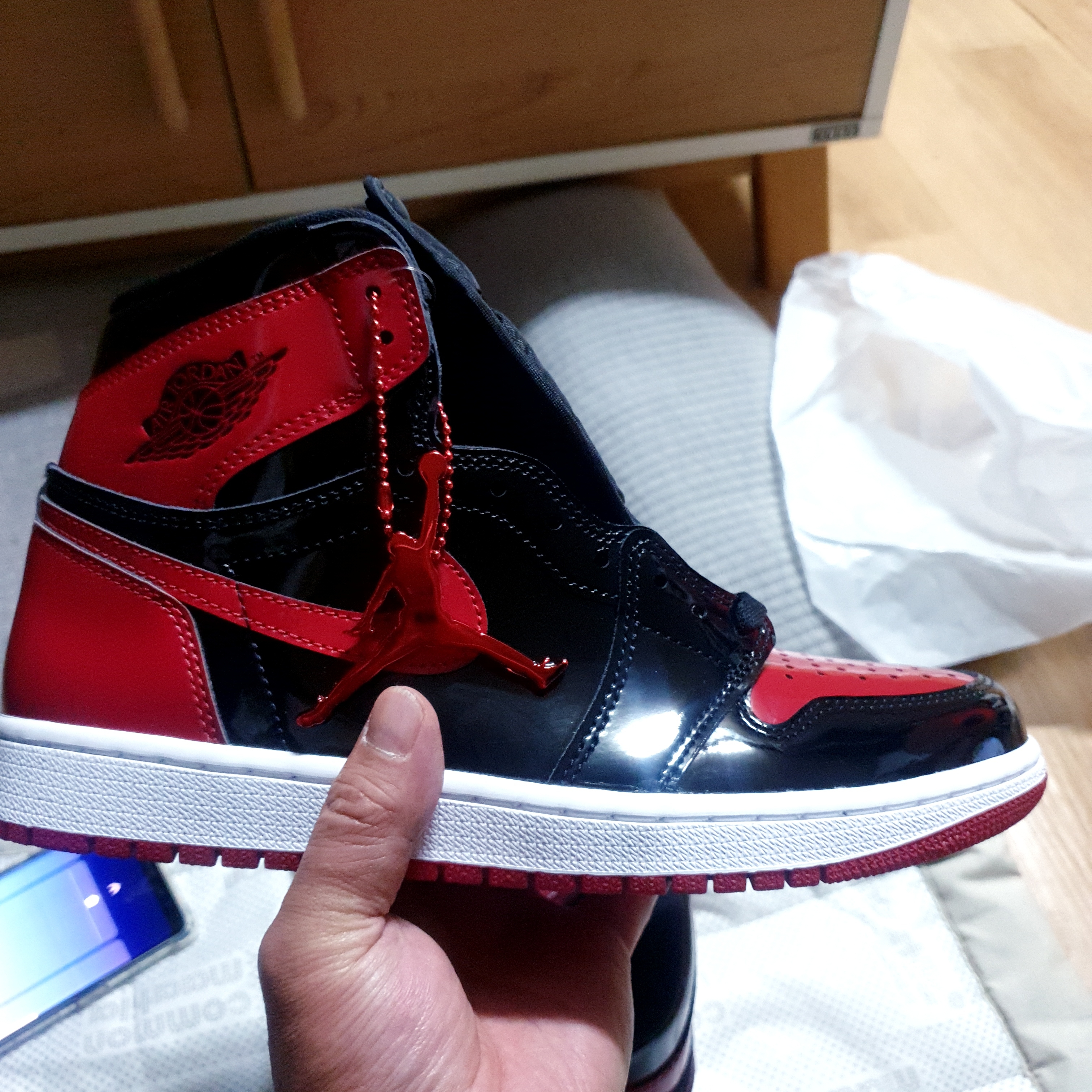 Jordan 1 Retro High OG Patent Bred 착용 스타일 - 1