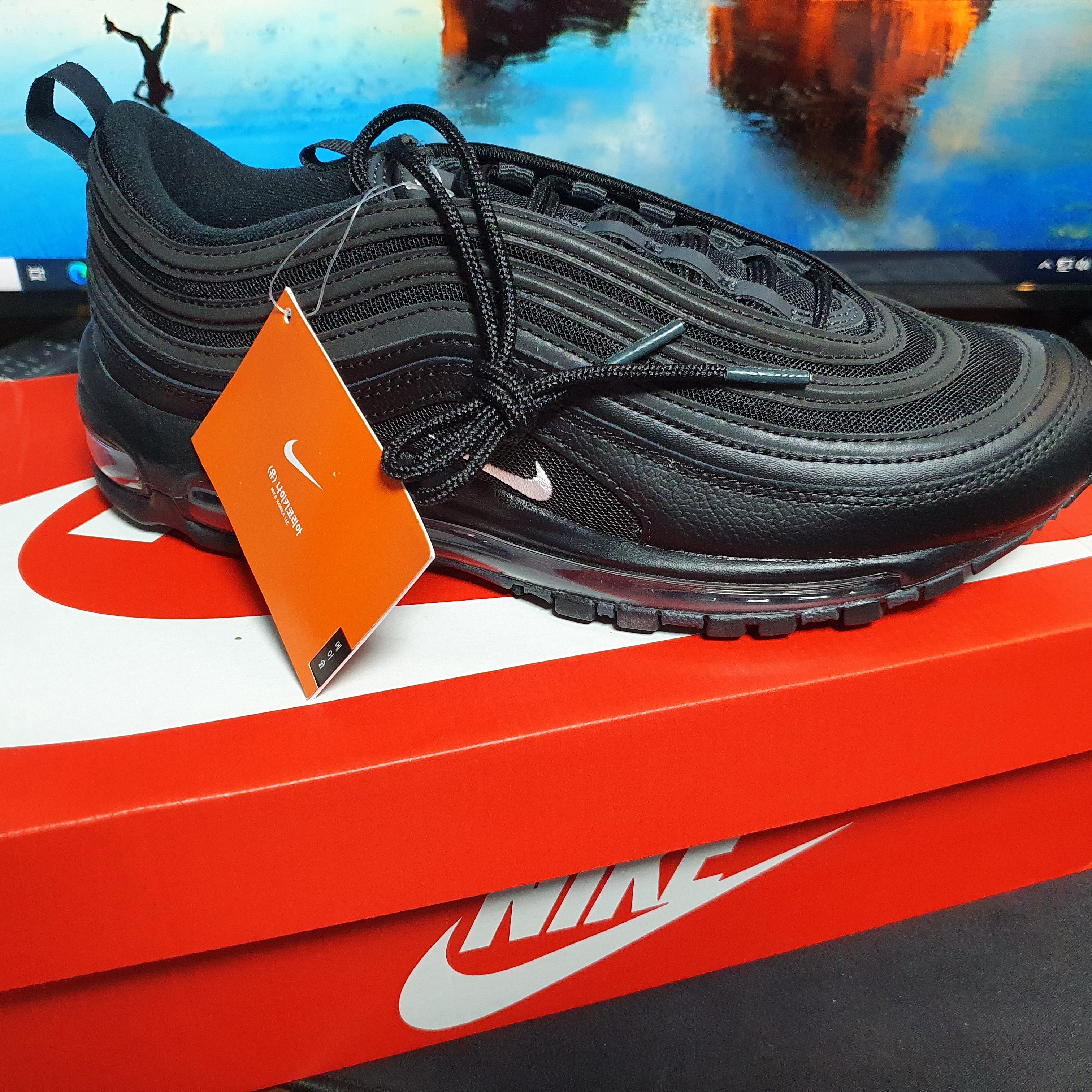 Nike Air Max 97 Black White Anthracite 착용 스타일