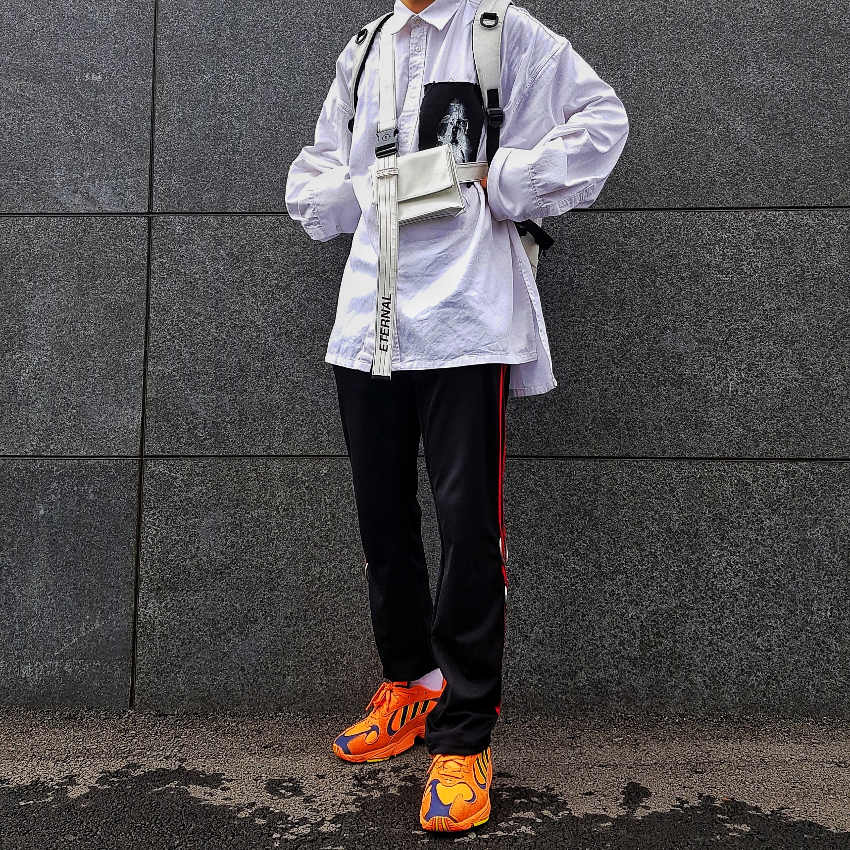 Adidas Yung-1 Hi-Res Orange 착용 스타일