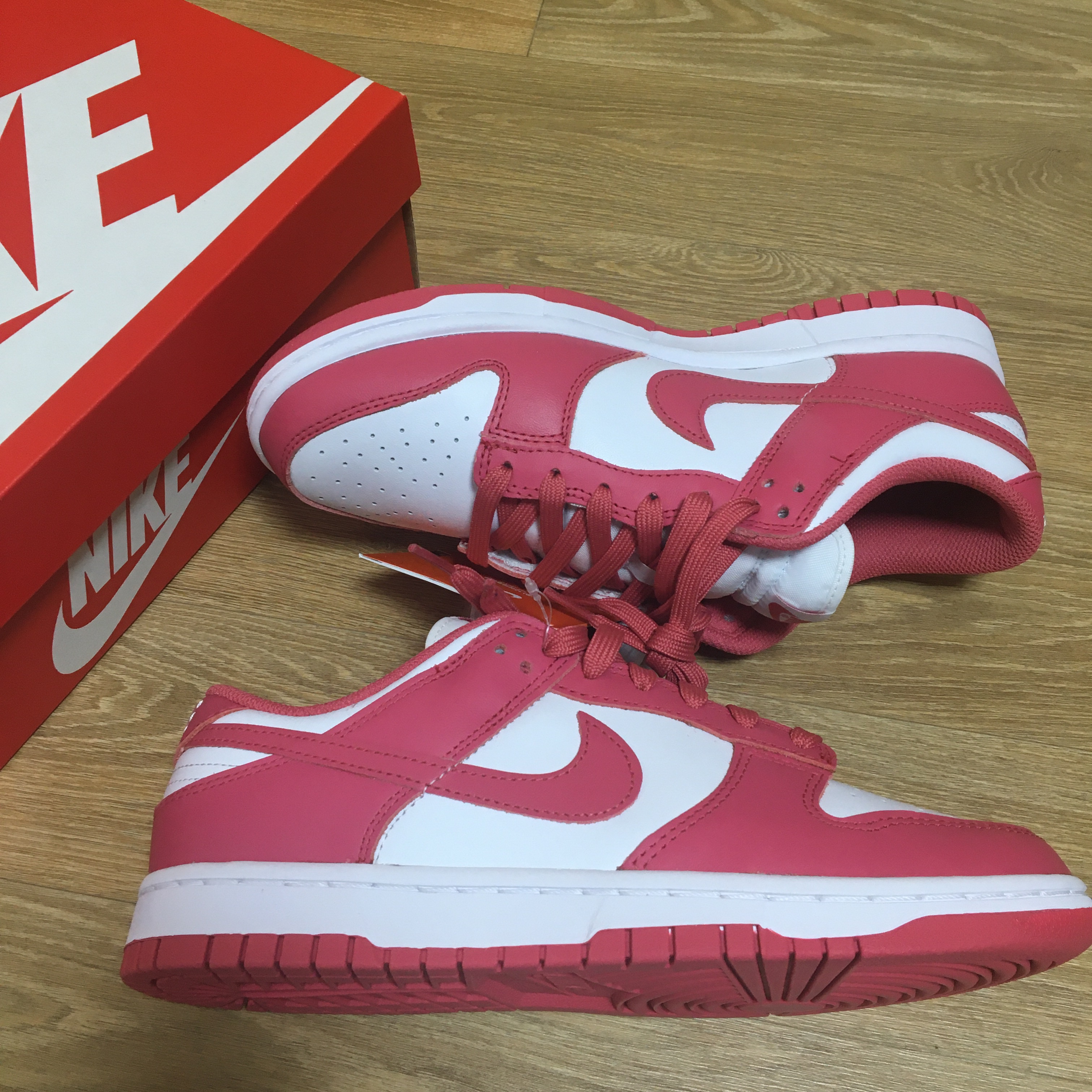 (W) Nike Dunk Low Archeo Pink 착용 스타일 - 2