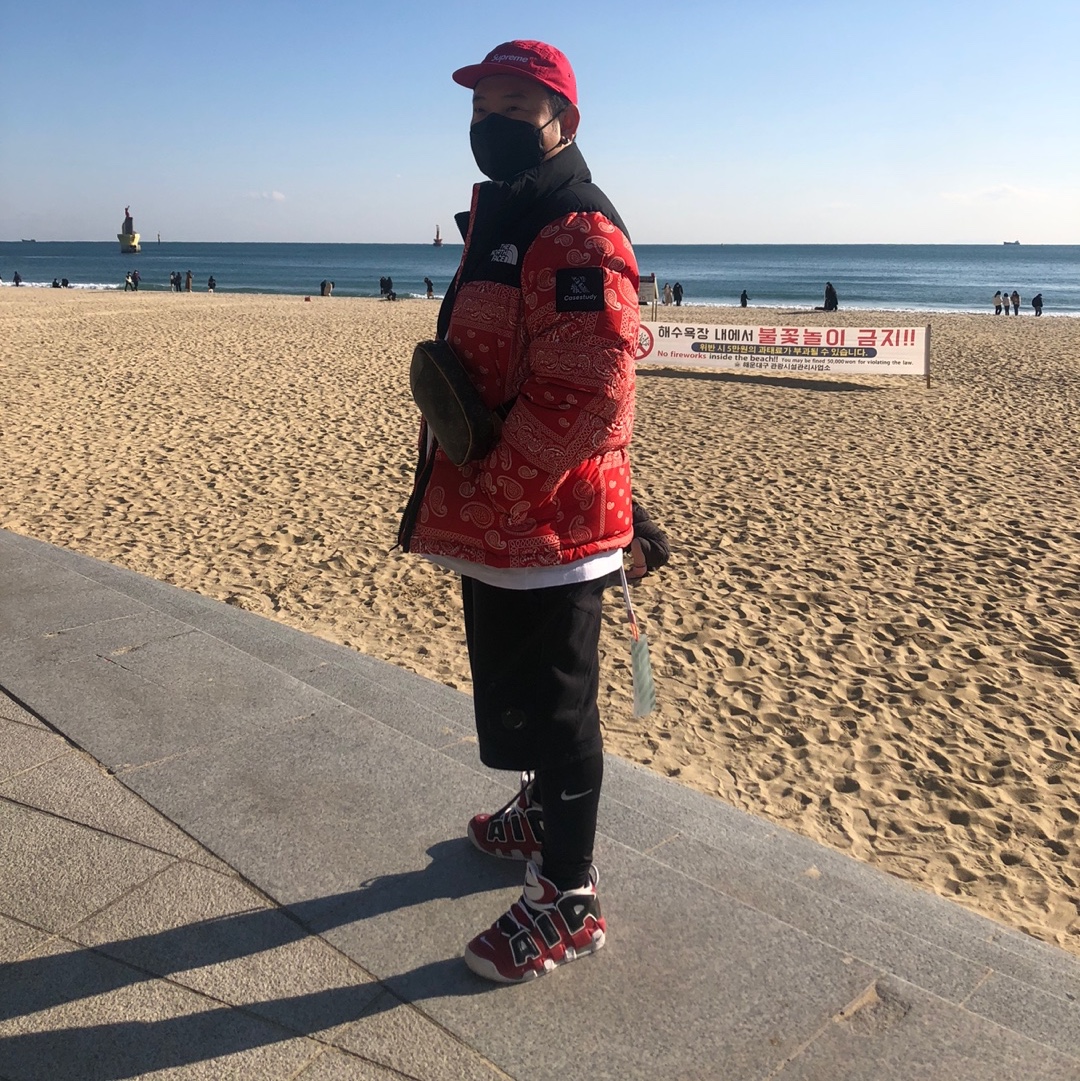 The North Face Nuptse Down Jacket Red, Nike Air More Uptempo 96 Bulls 2021 착용 스타일