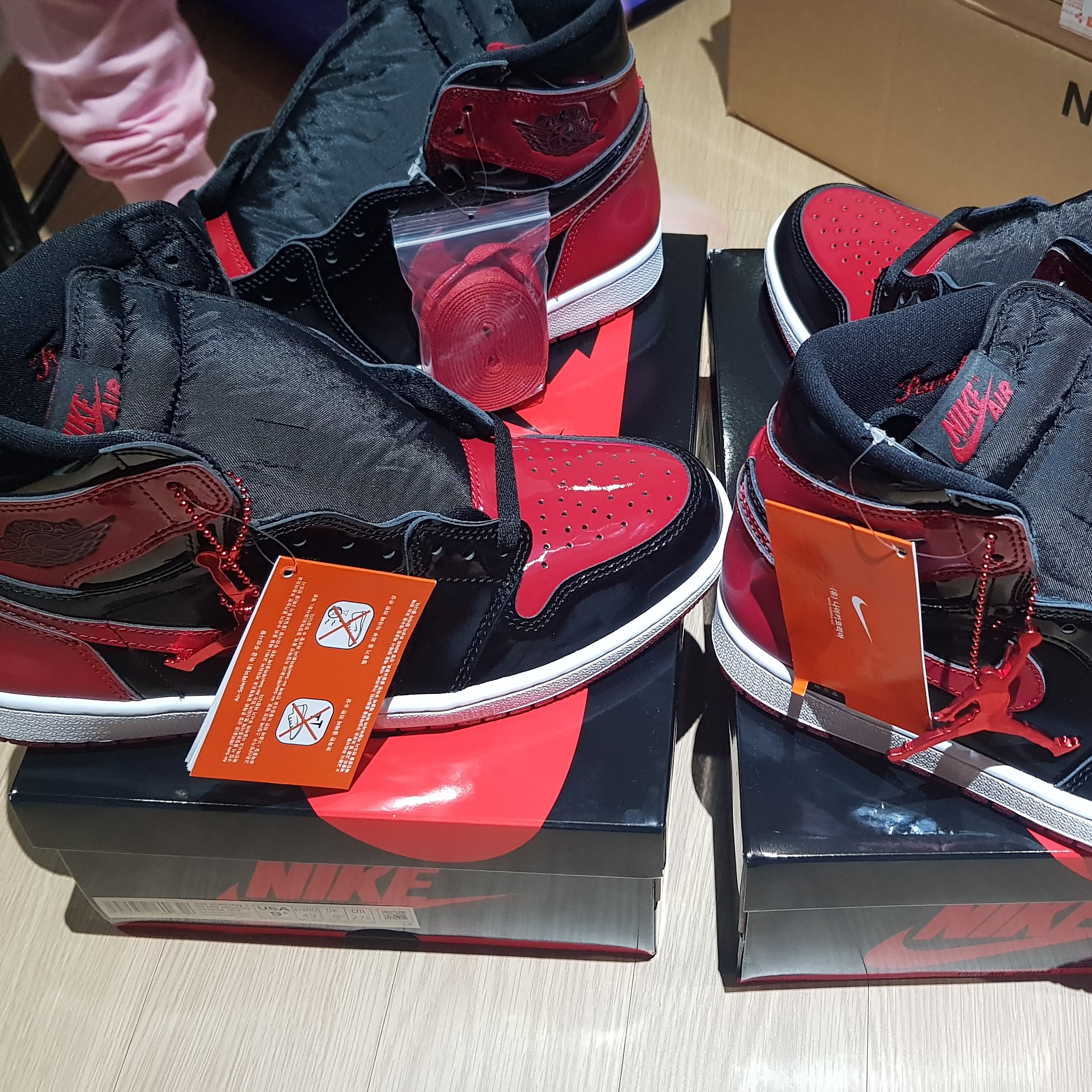 Jordan 1 Retro High OG Patent Bred 착용 스타일 - 1