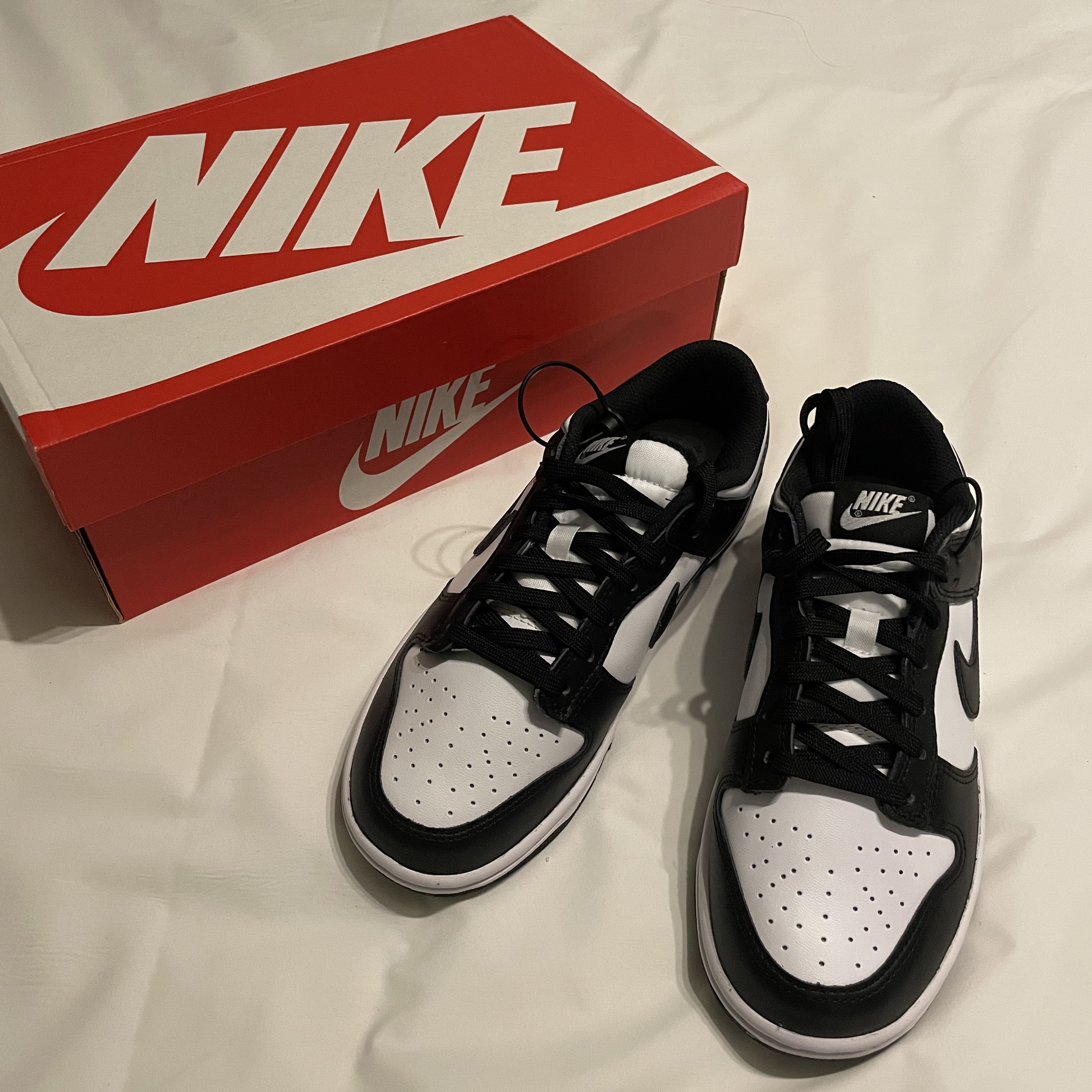 (W) Nike Dunk Low Black 착용 스타일 - 1