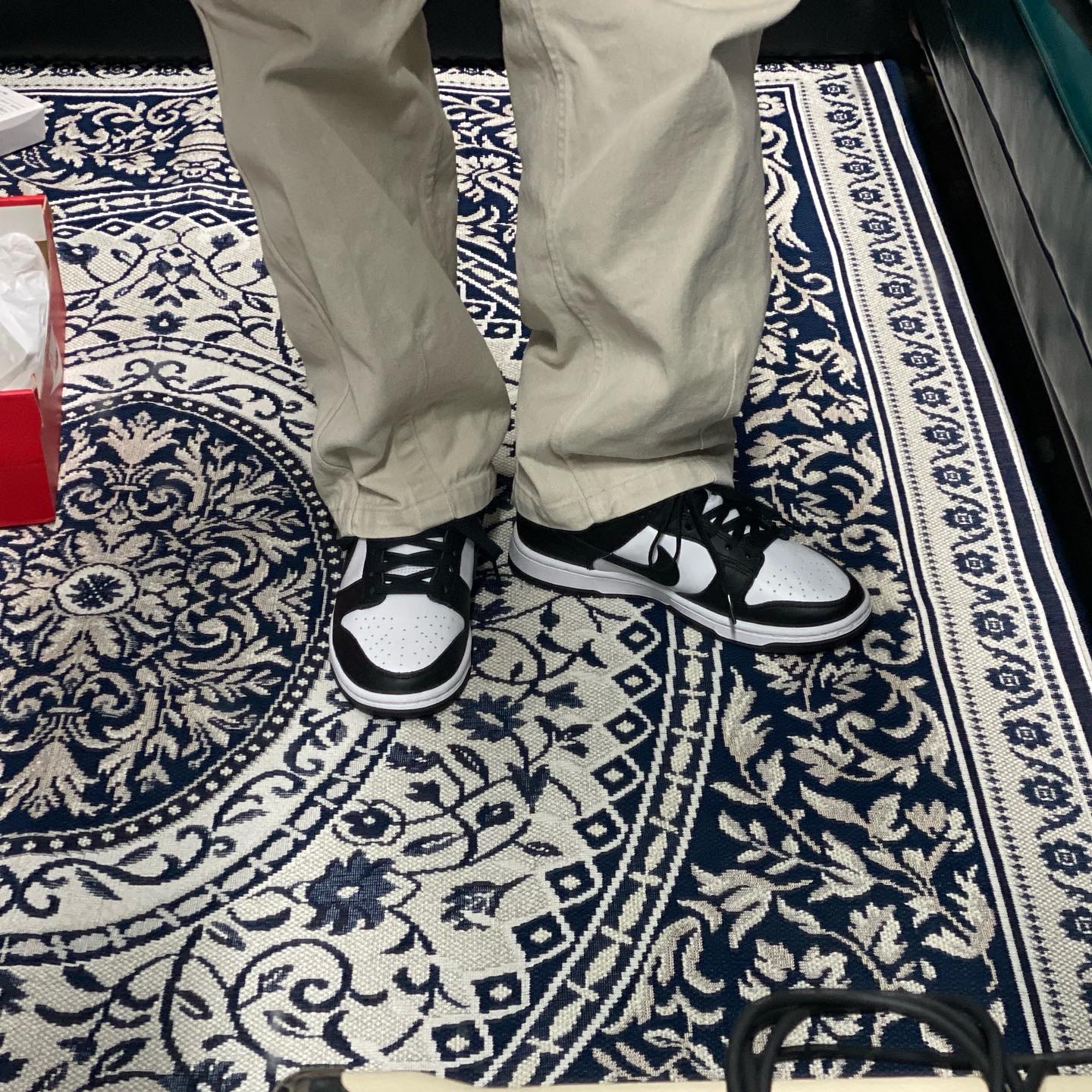 Nike Dunk Low Retro Black 착용 스타일 - 1