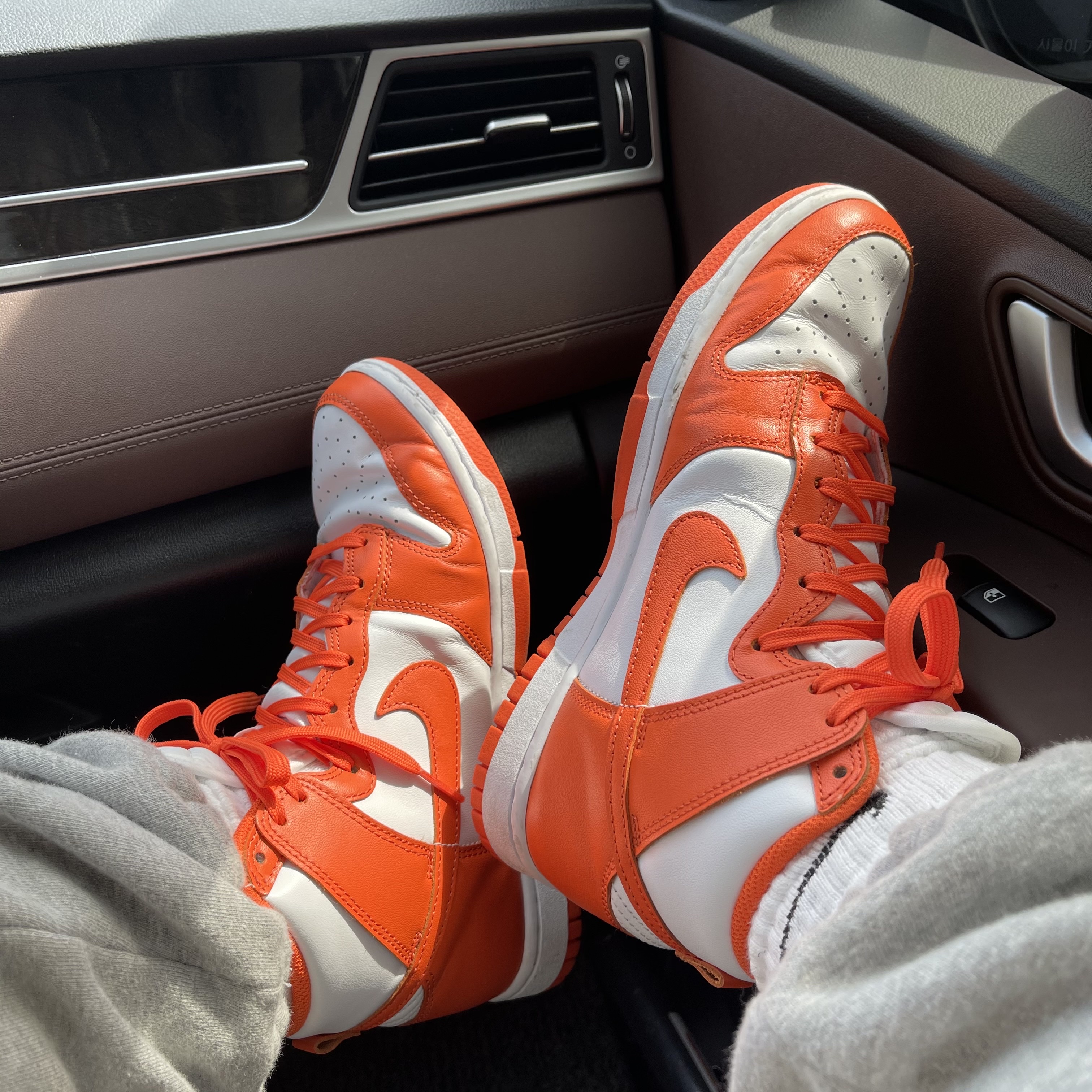 Nike Dunk High Retro Orange Blaze 착용 스타일