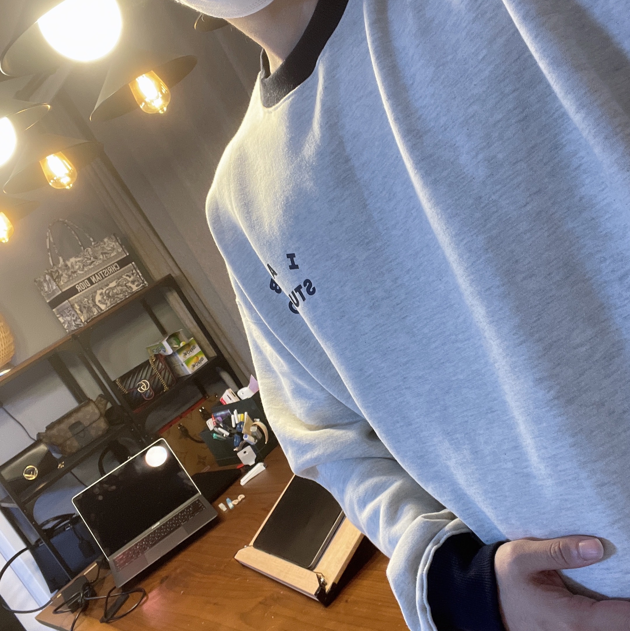 IAB Studio Sweatshirt Oatmeal Navy 착용 스타일